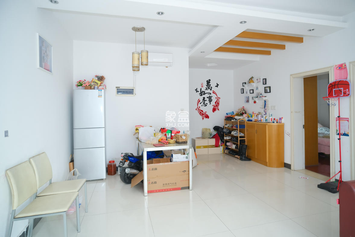 湘绣城 3室2厅1卫 38.20万 湘绣城 3室2厅1卫 38.20万客厅