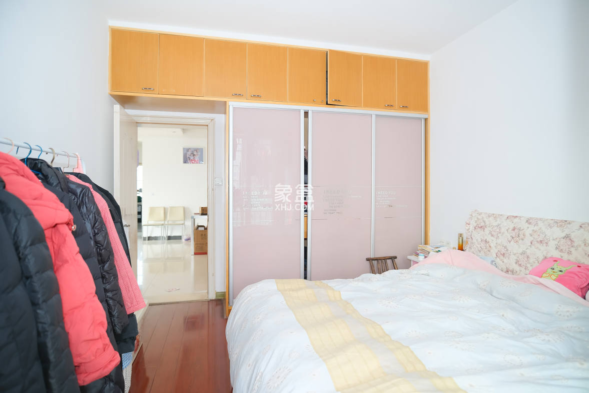 湘绣城 3室2厅1卫 38.20万 湘绣城 3室2厅1卫 38.20万卧室