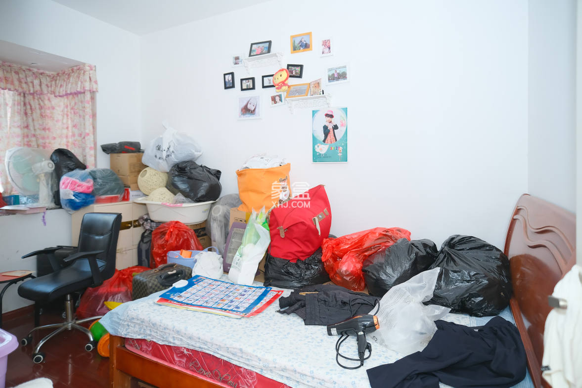 湘绣城 3室2厅1卫 38.20万 湘绣城 3室2厅1卫 38.20万卧室