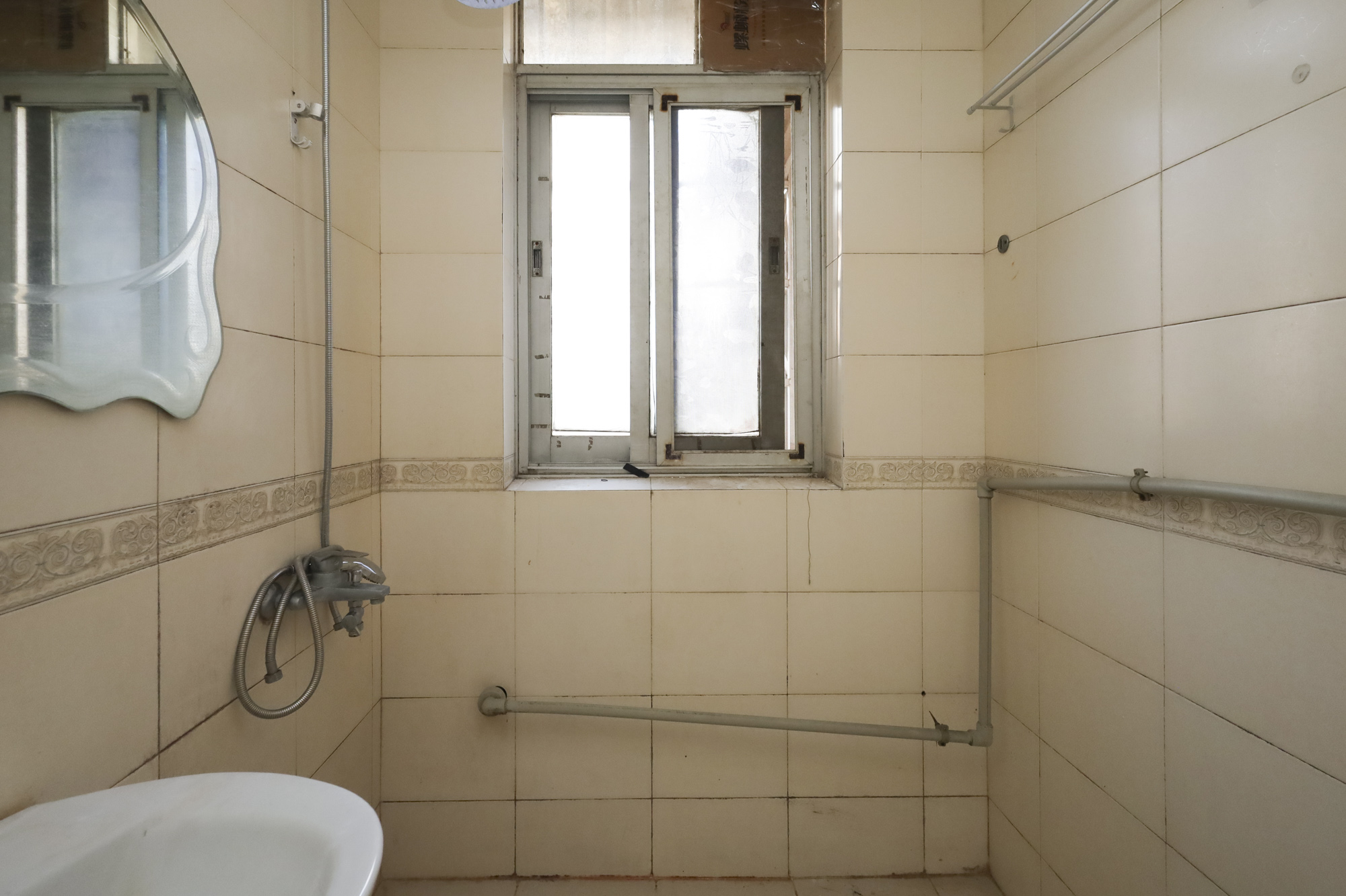 杏林小区  3室2厅1卫    68.0万卫生间