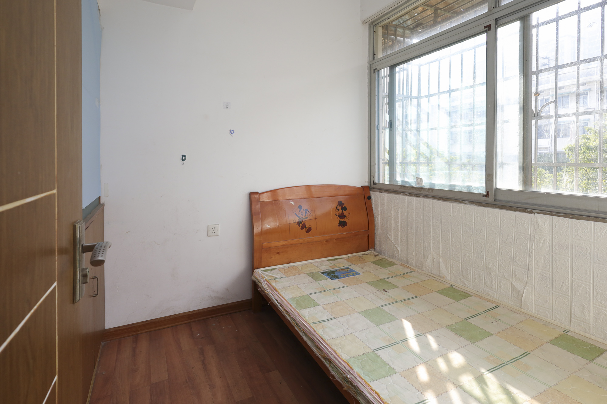 杏林小区  3室2厅1卫    68.0万卧室