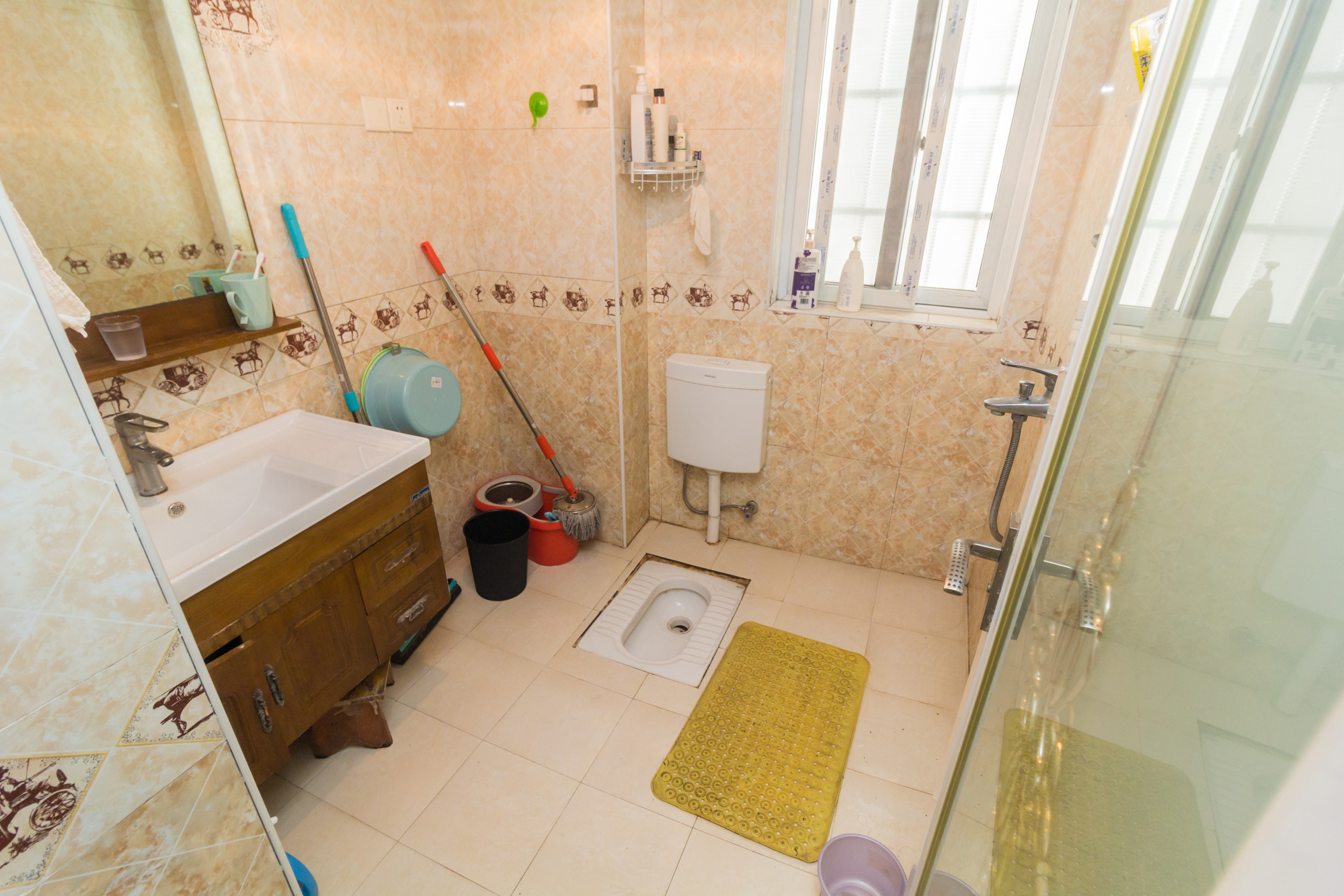 明天一城  3室2厅2卫    84.0万 明天一城  3室2厅2卫    84.0万卫生间