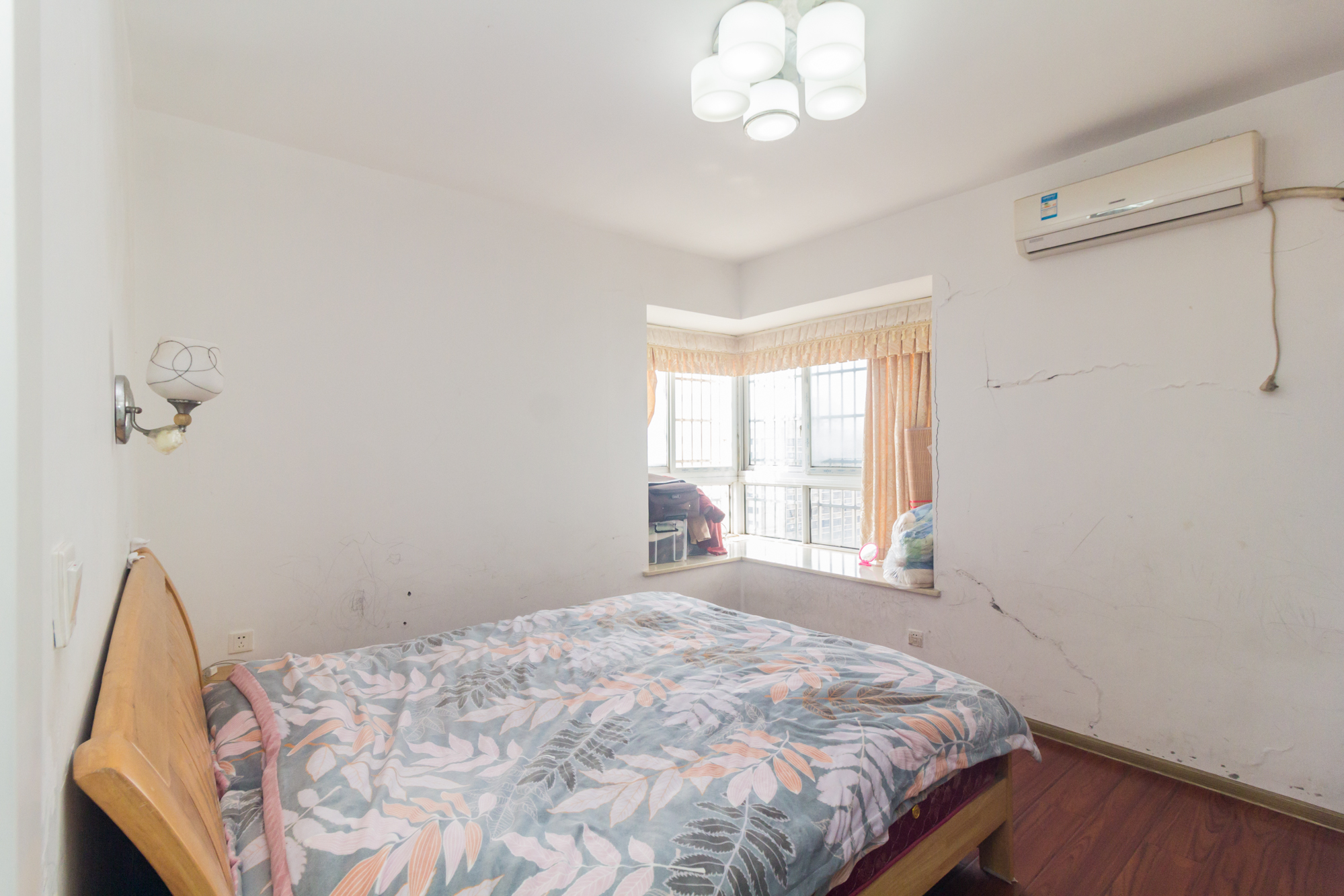 明天一城  3室2厅2卫    84.0万 明天一城  3室2厅2卫    84.0万卧室