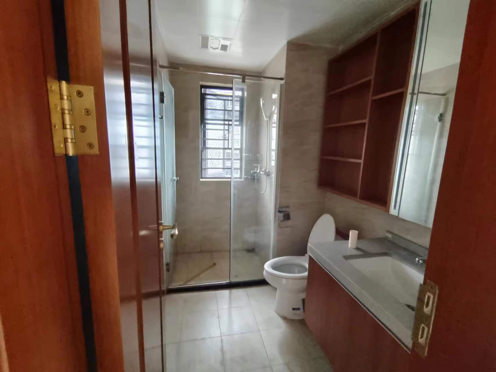 恒大华府  3室2厅2卫    80.8万 恒大华府  3室2厅2卫    80.8万室内图