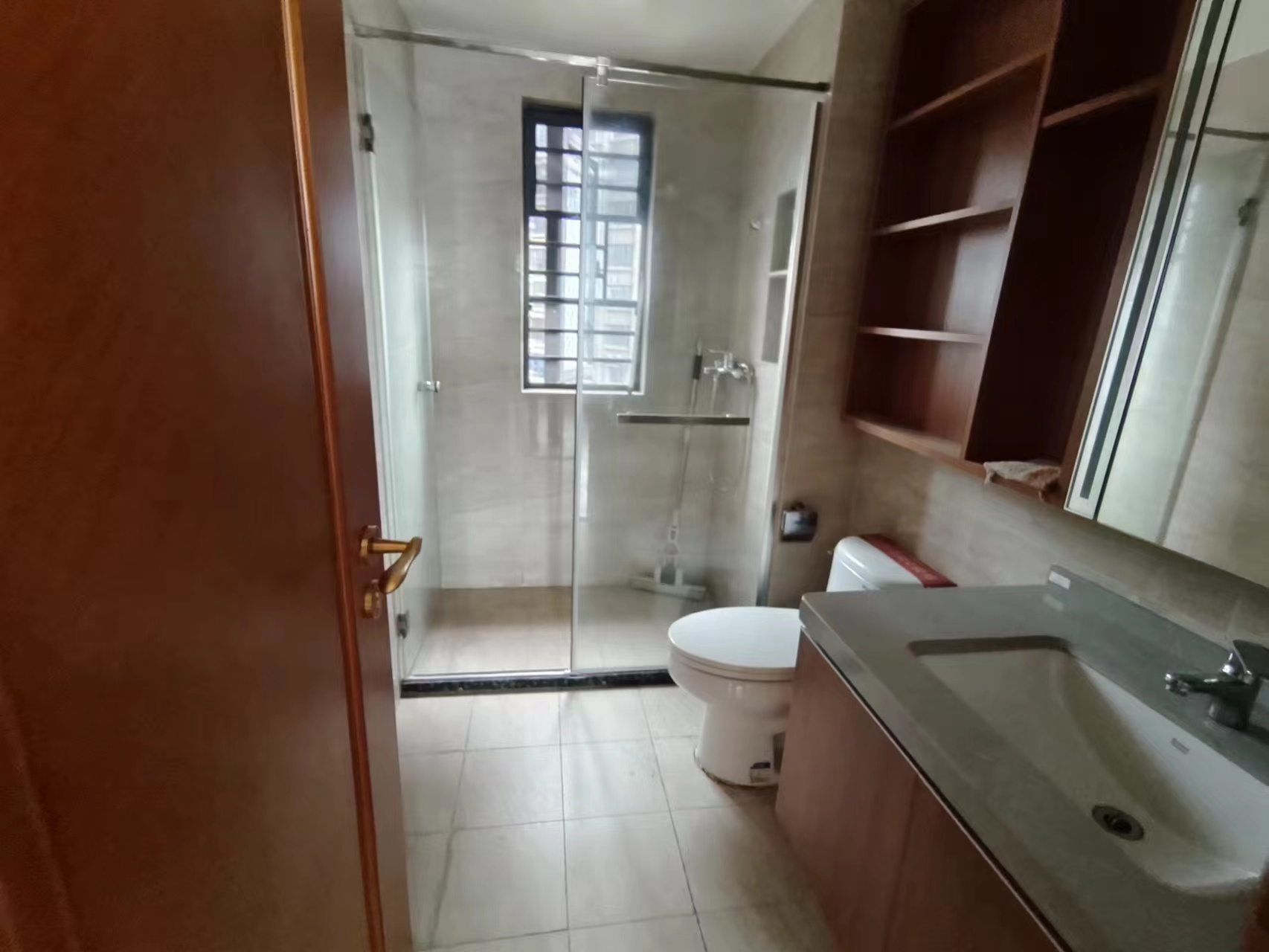 恒大华府  3室2厅2卫    80.8万 恒大华府  3室2厅2卫    80.8万室内图