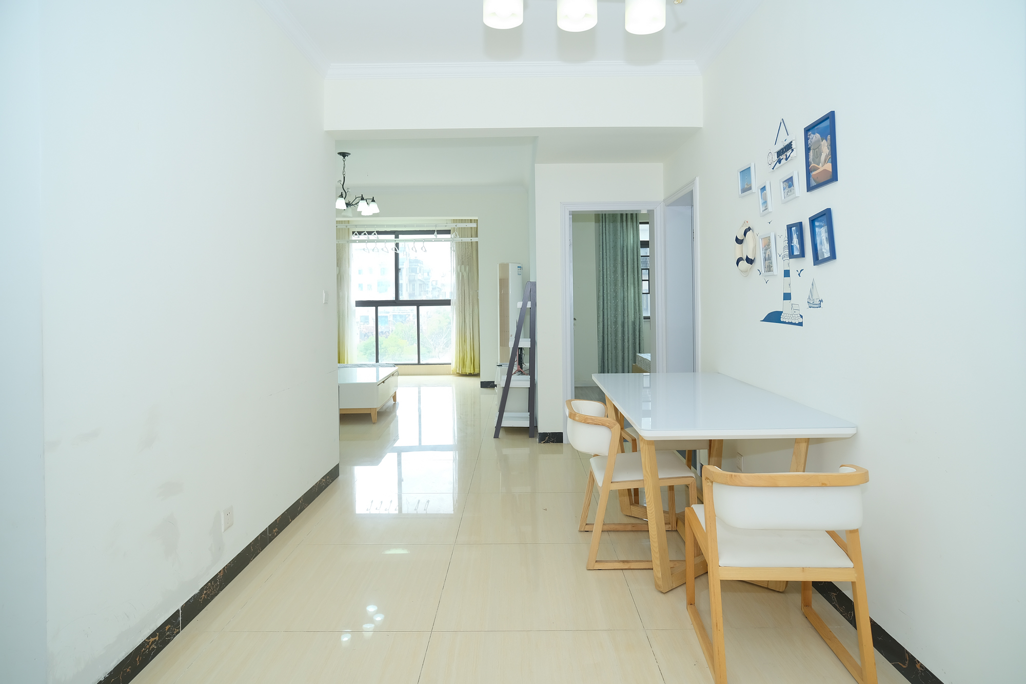 艾美潇湘  3室2厅1卫    56.8万 艾美潇湘  3室2厅1卫    56.8万客厅