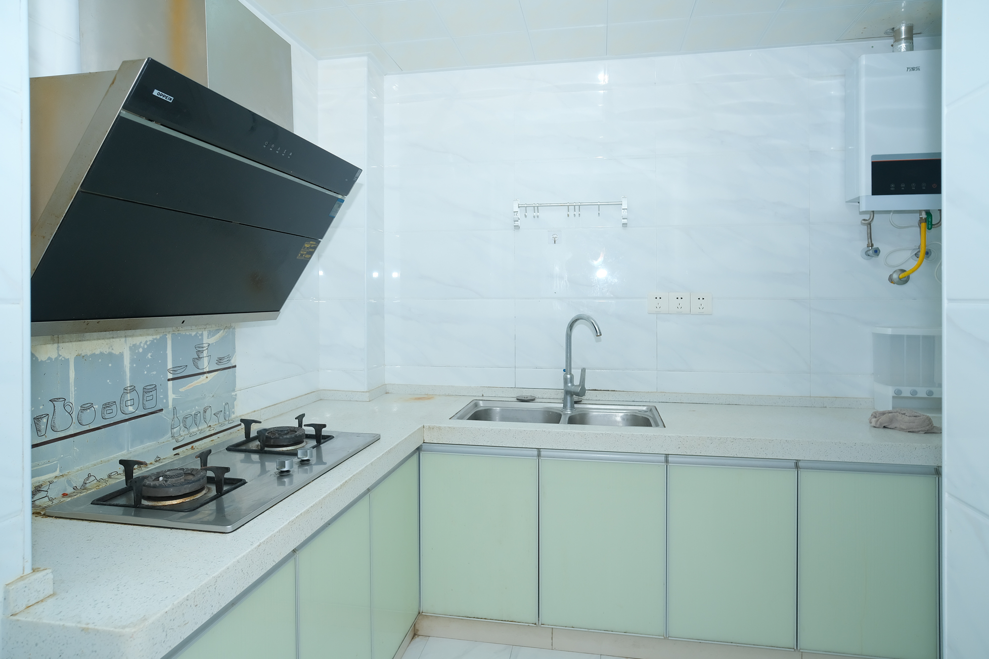 艾美潇湘  3室2厅1卫    56.8万 艾美潇湘  3室2厅1卫    56.8万厨房