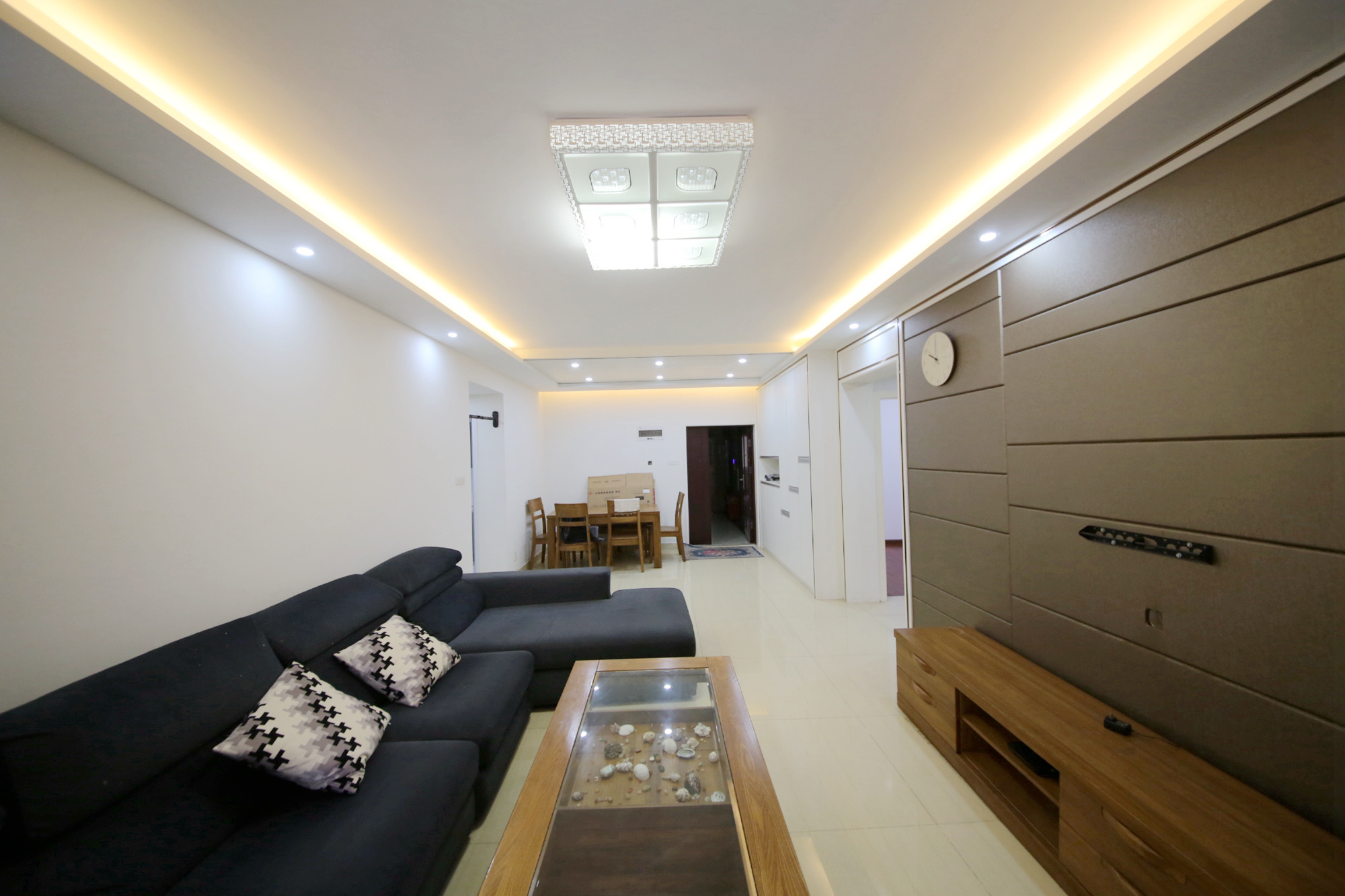 长房白沙湾 3室2厅2卫 120.0万 长房白沙湾 3室2厅2卫 120.0万客厅