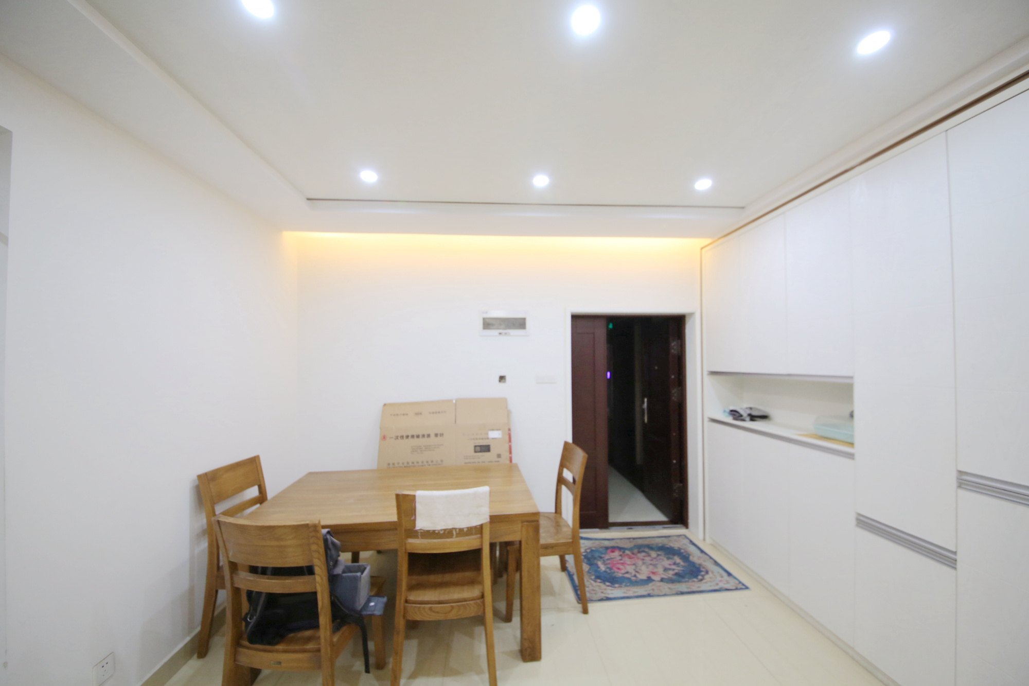 长房白沙湾 3室2厅2卫 120.0万 长房白沙湾 3室2厅2卫 120.0万客厅