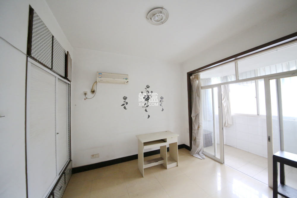 騰達(dá)家園（市交通局職工宿舍）  3室2廳2衛(wèi)   91.00萬(wàn)