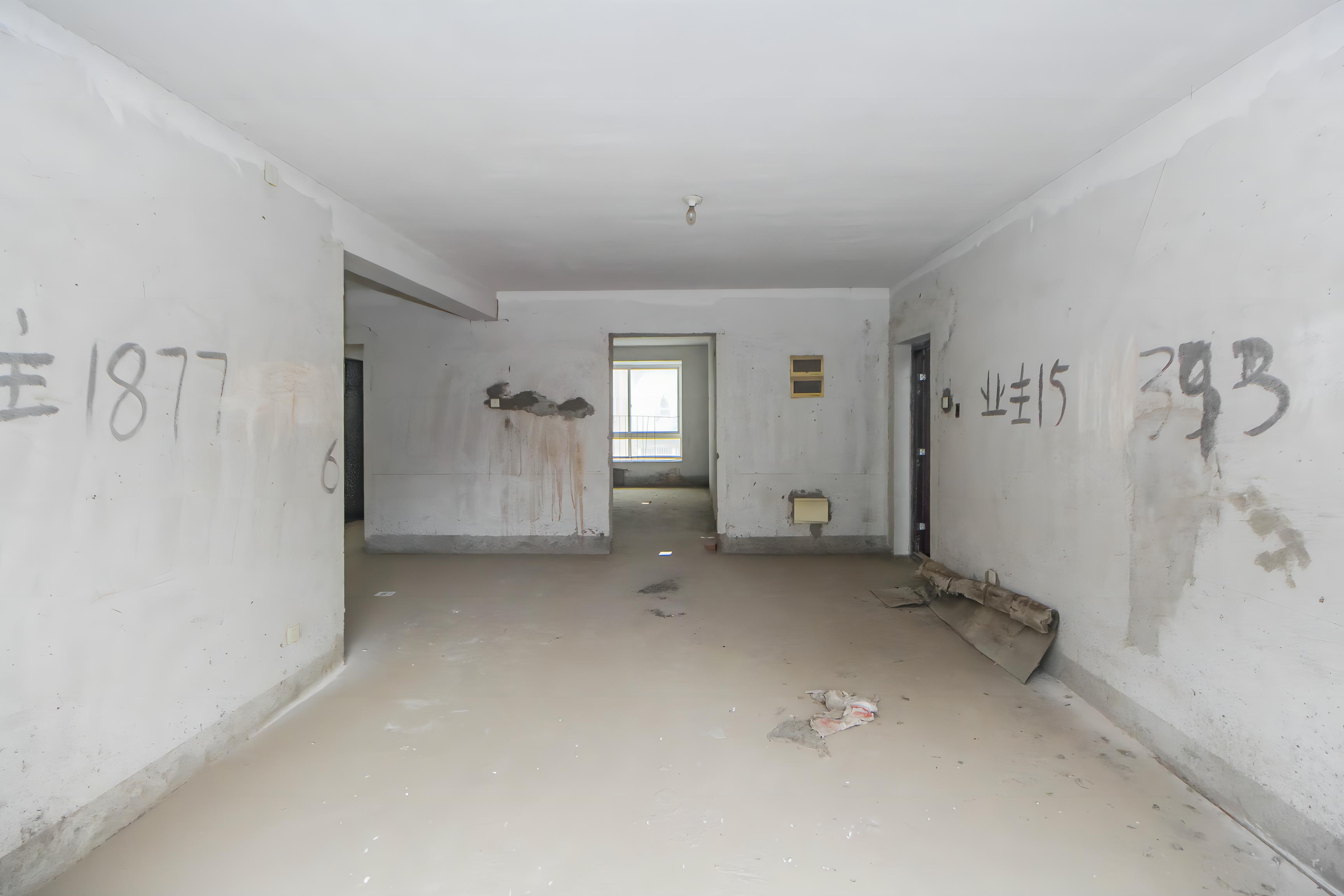 枫华府第 3室2厅2卫 45.0万 枫华府第 3室2厅2卫 45.0万客厅