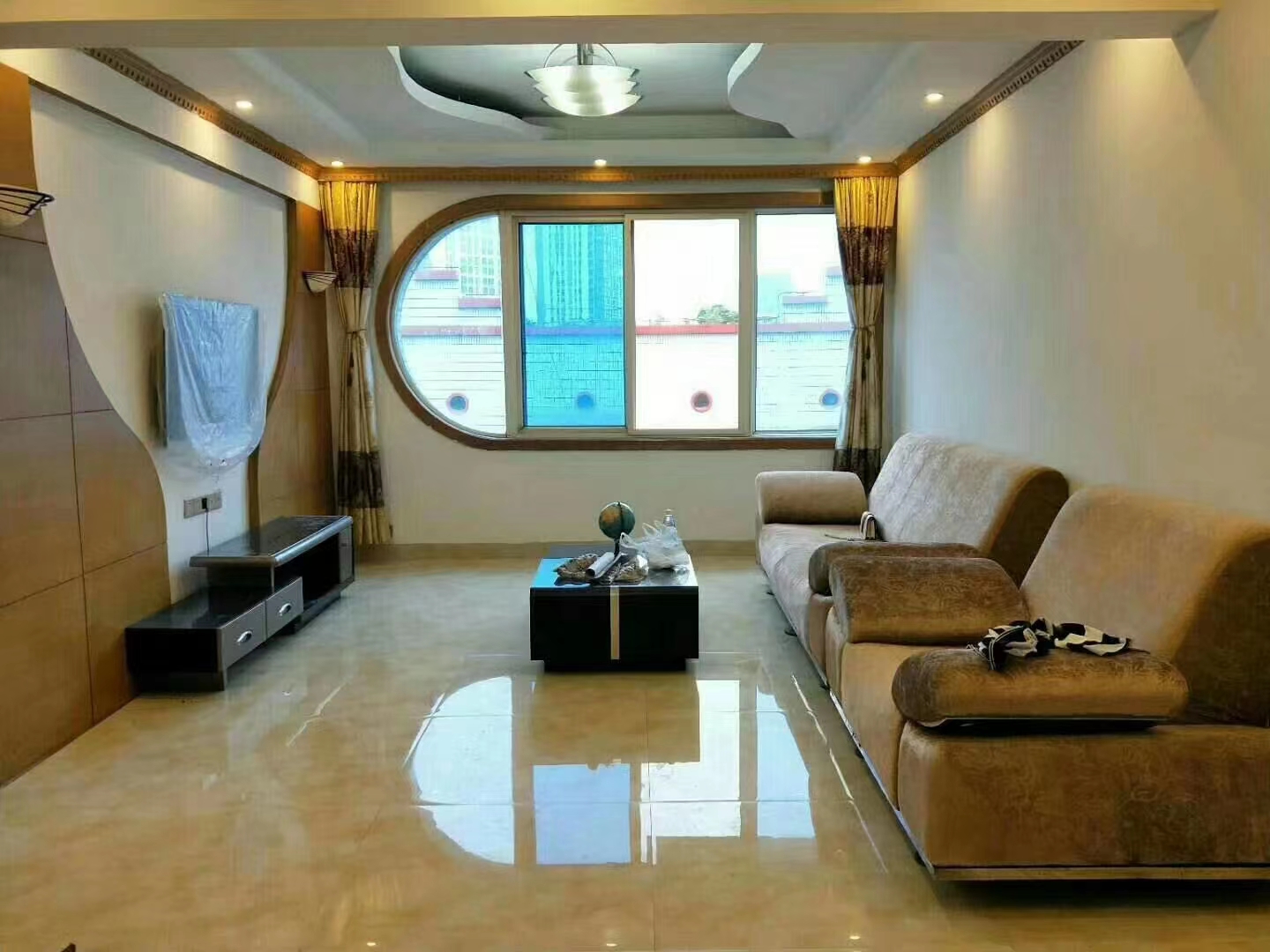 银环大厦  3室2厅2卫   51.00万 银环大厦  3室2厅2卫   51.00万室内图