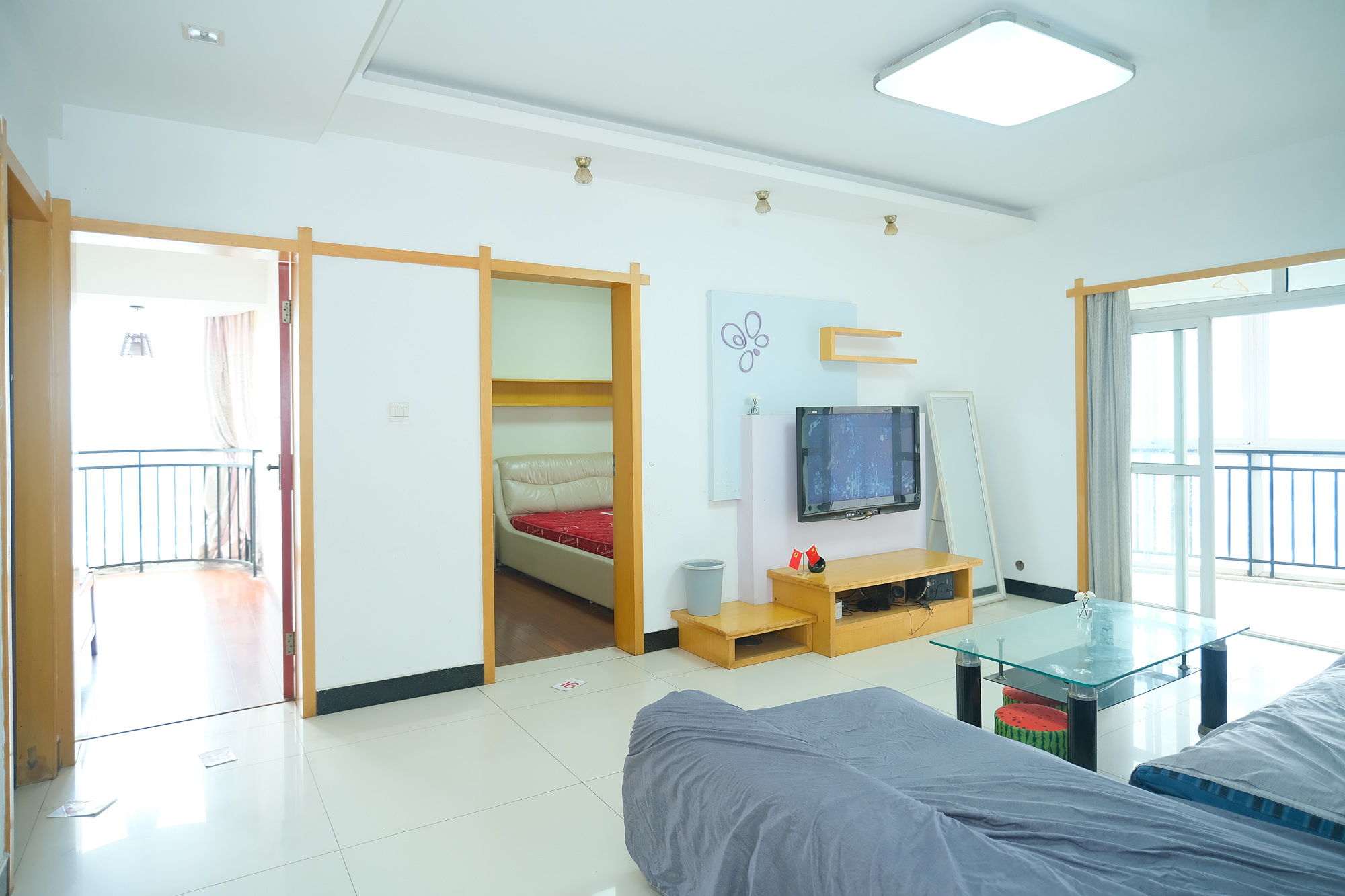 未来现代城 2室2厅1卫 52.8万 未来现代城 2室2厅1卫 52.8万客厅