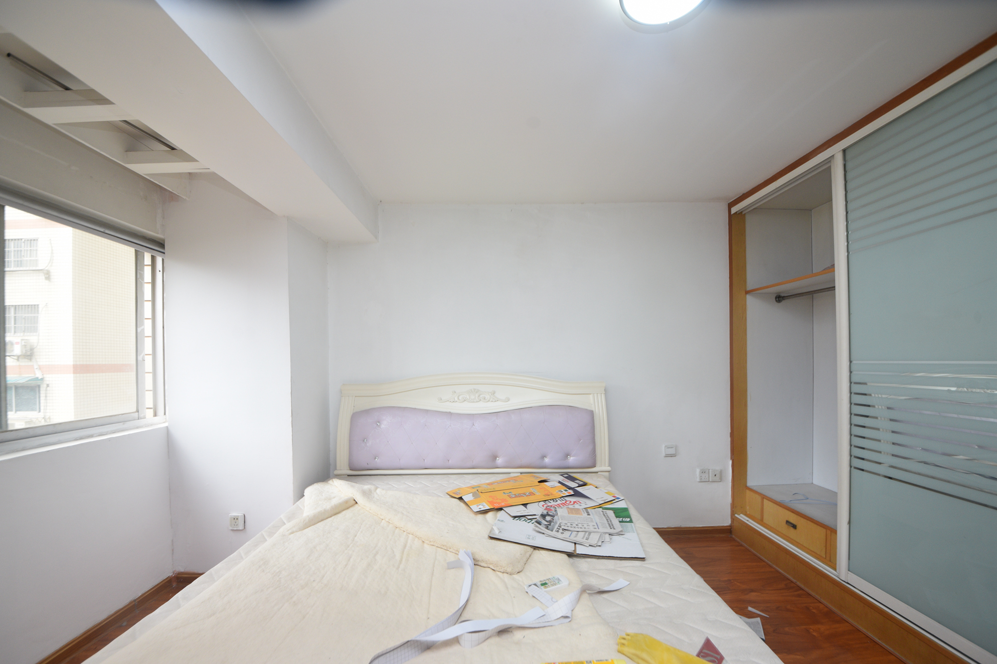 宏景名厦  3室2厅2卫   77.00万卧室