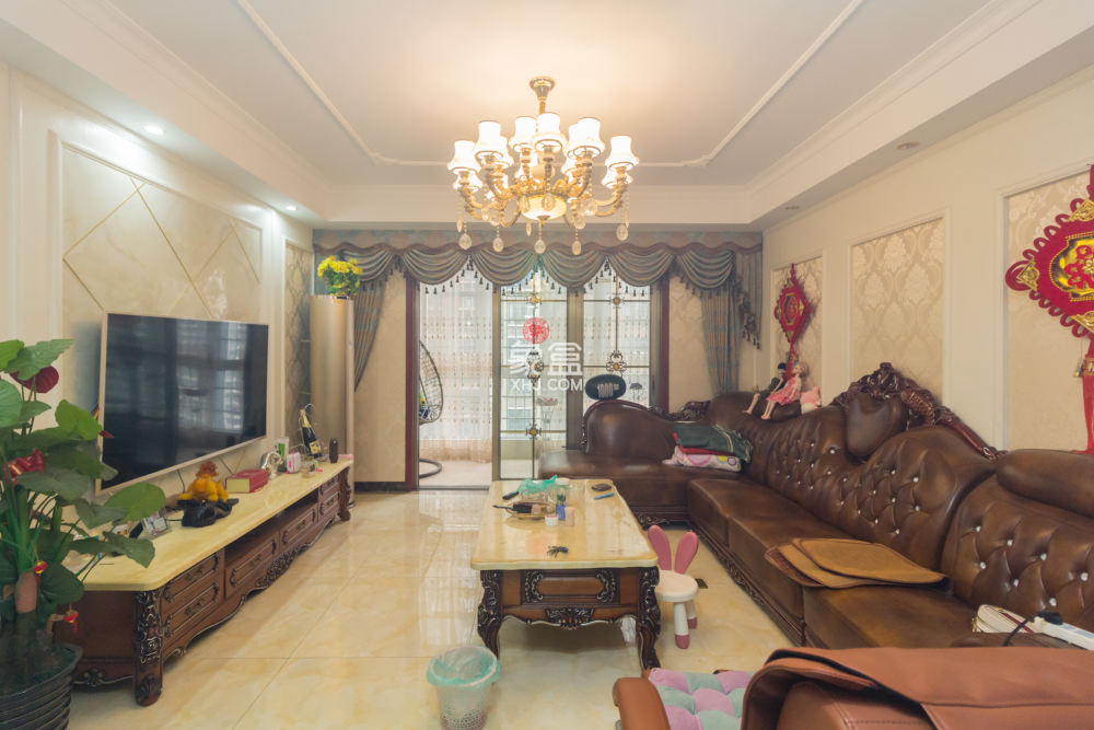 楚天世纪城东苑  3室2厅2卫    82.8万