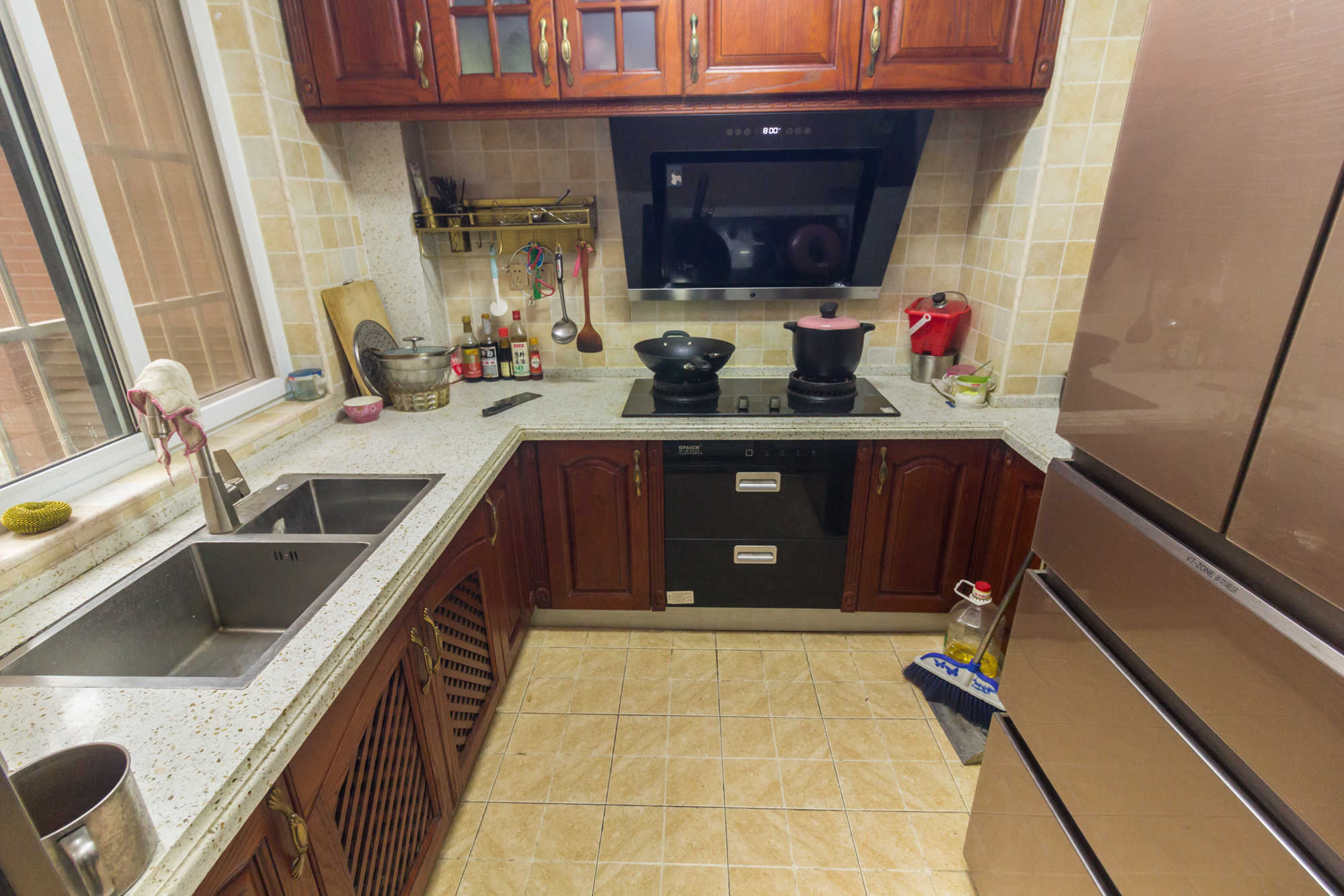 楚天世纪城东苑  3室2厅2卫    82.8万 楚天世纪城东苑  3室2厅2卫    82.8万厨房