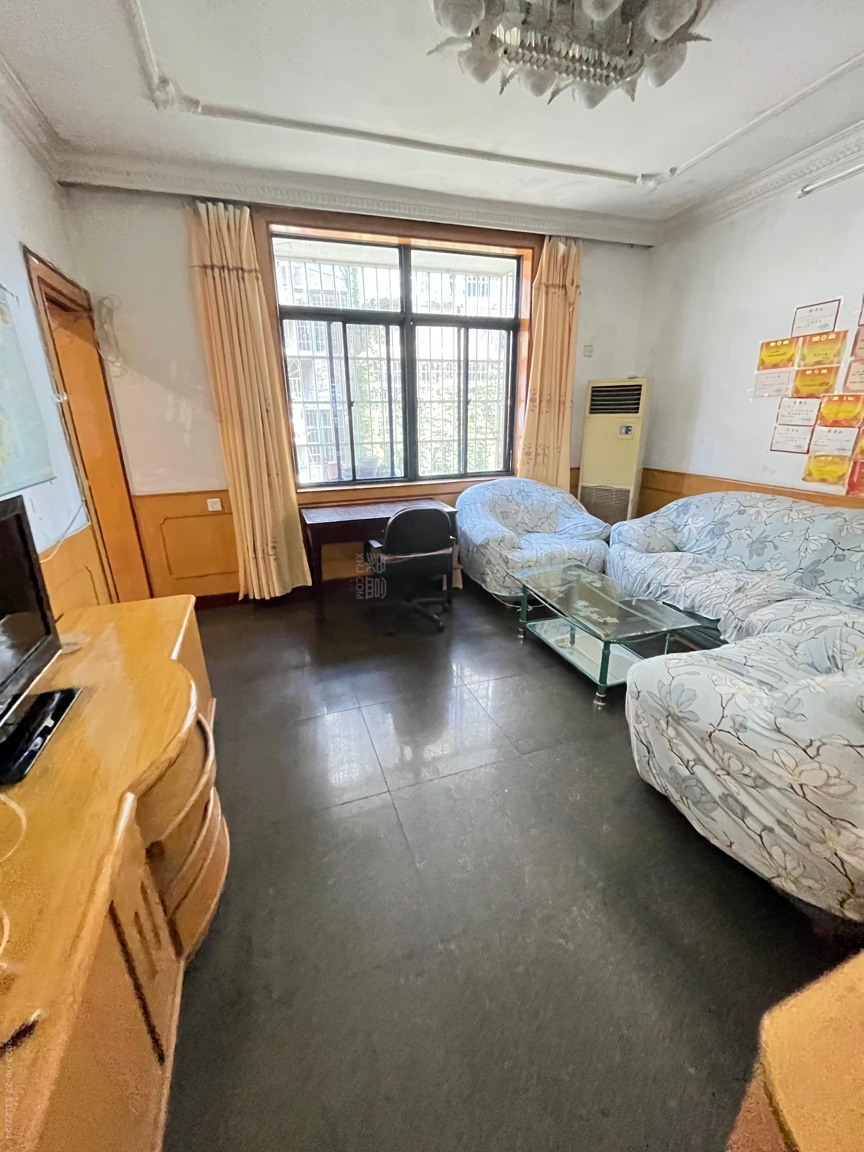 冶金工业学校大坪路19号 3室2厅1卫 28.00万 冶金工业学校大坪路19号 3室2厅1卫 28.00万室内图