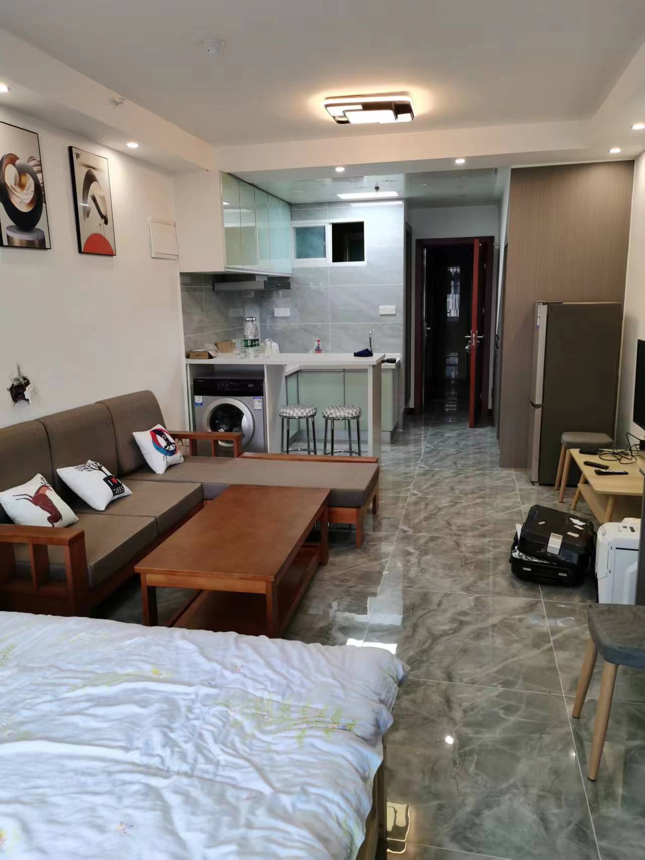恒大滨河左岸  1室1厅1卫   1600.00元/月室内图