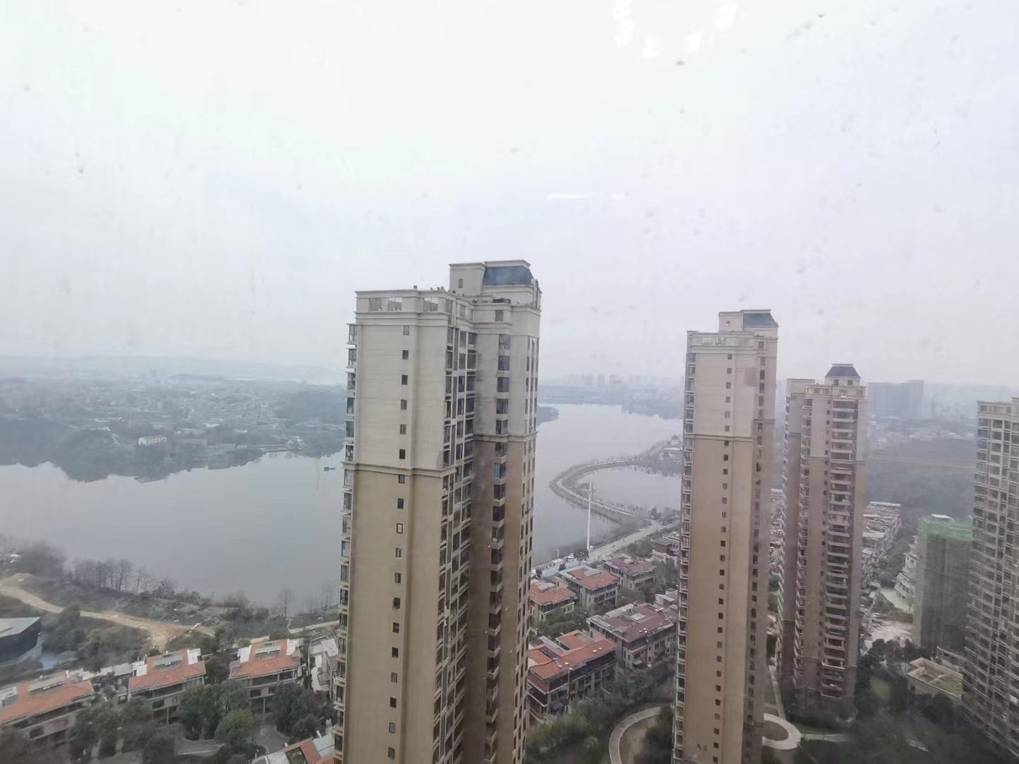 保利翡翠湾（中航翡翠湾）  4室2厅2卫   149.00万小区图
