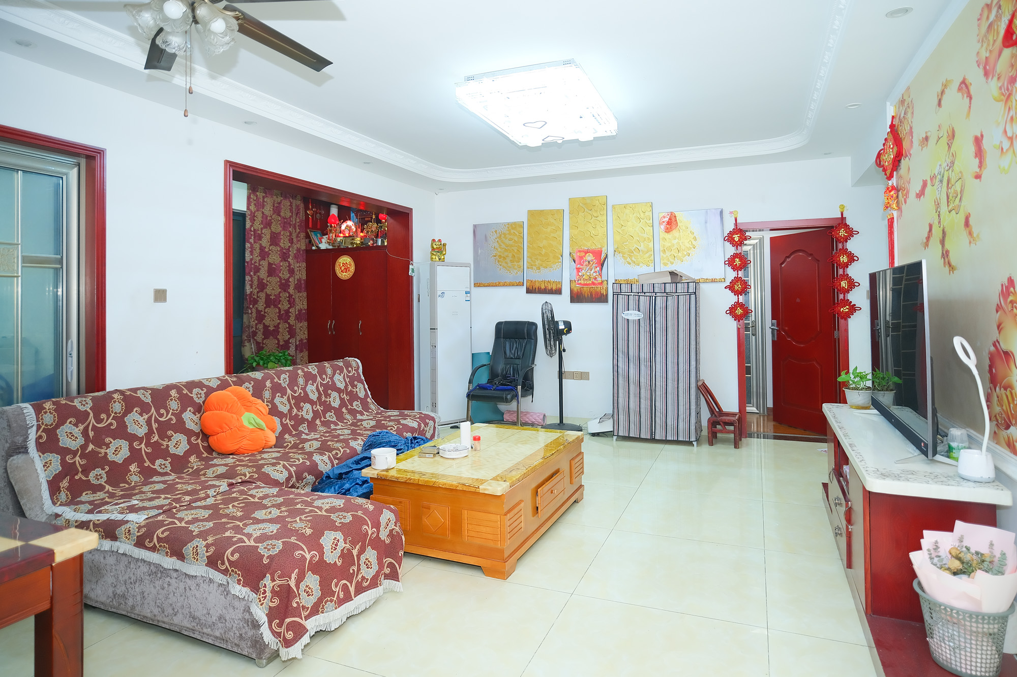 花样年华  4室2厅2卫    69.8万 花样年华  4室2厅2卫    69.8万客厅