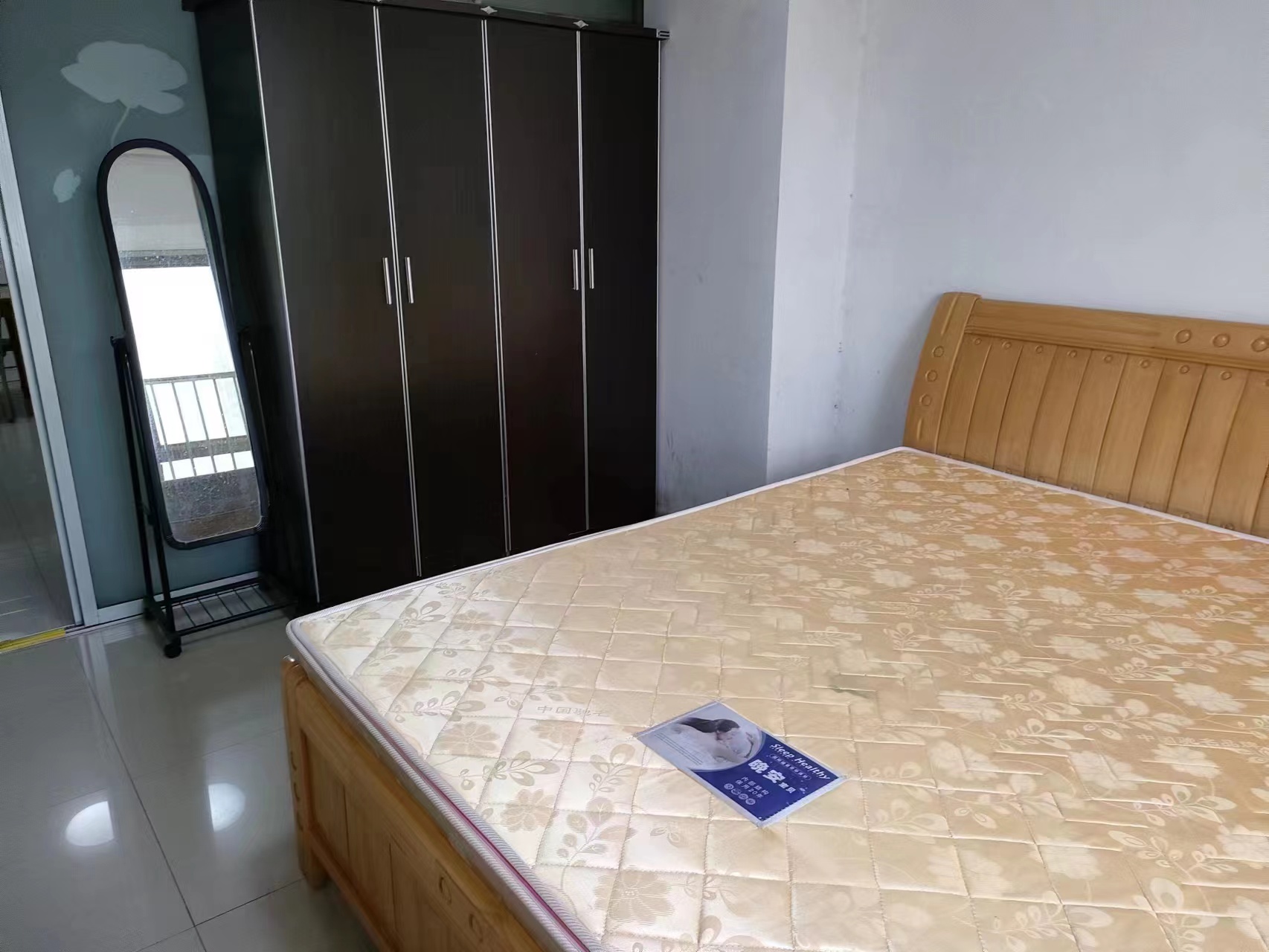 现代城 1室1厅1卫 30.00万 现代城 1室1厅1卫 30.00万室内图