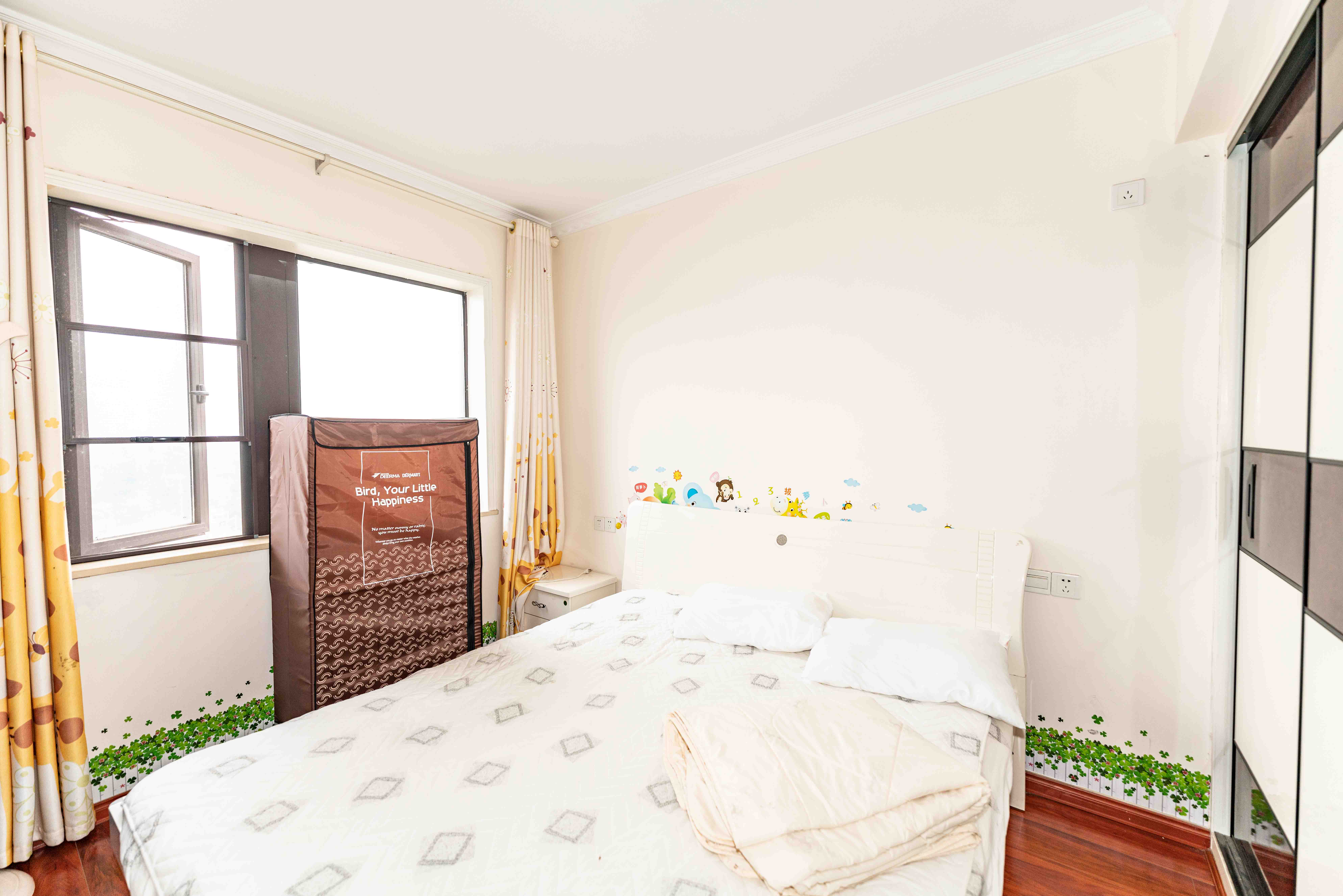 湘水郡(兴旺小爱同学) 3室2厅2卫 72.8万 湘水郡(兴旺小爱同学) 3室2厅2卫 72.8万卧室