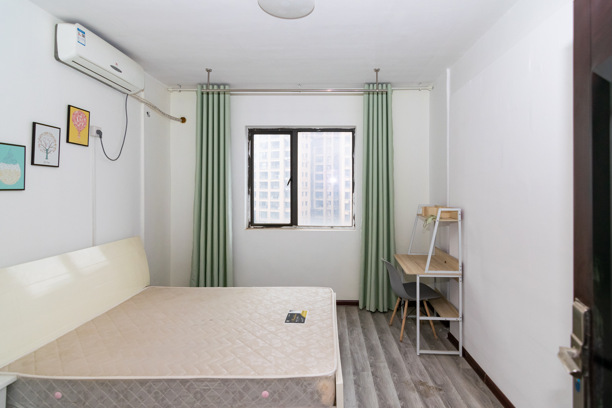 润和又一城 5室2厅2卫 190.00万 润和又一城 5室2厅2卫 190.00万卧室