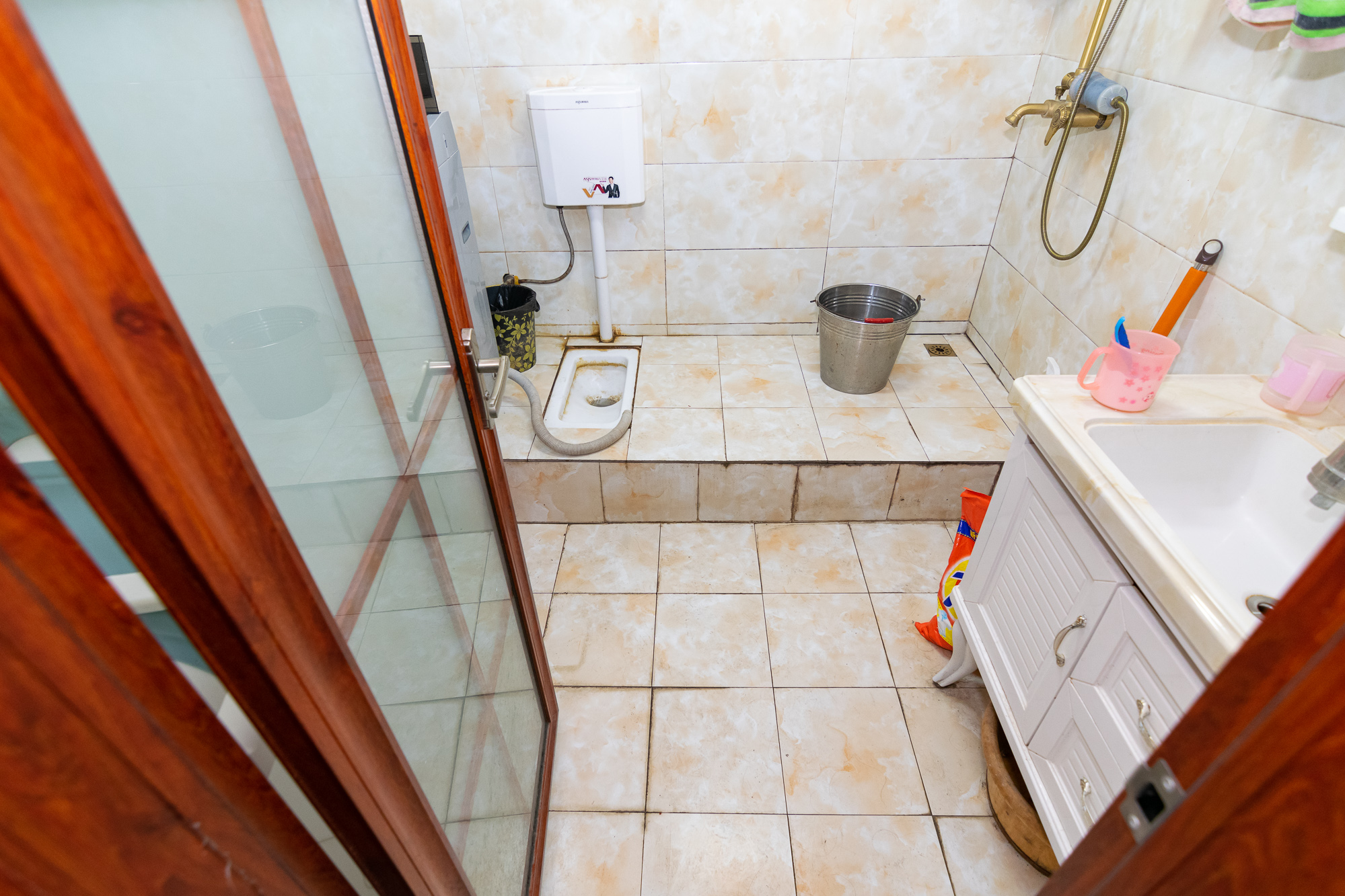 大汉金桥国际市场集群  1室1厅1卫   22.00万 大汉金桥国际市场集群  1室1厅1卫   22.00万卫生间