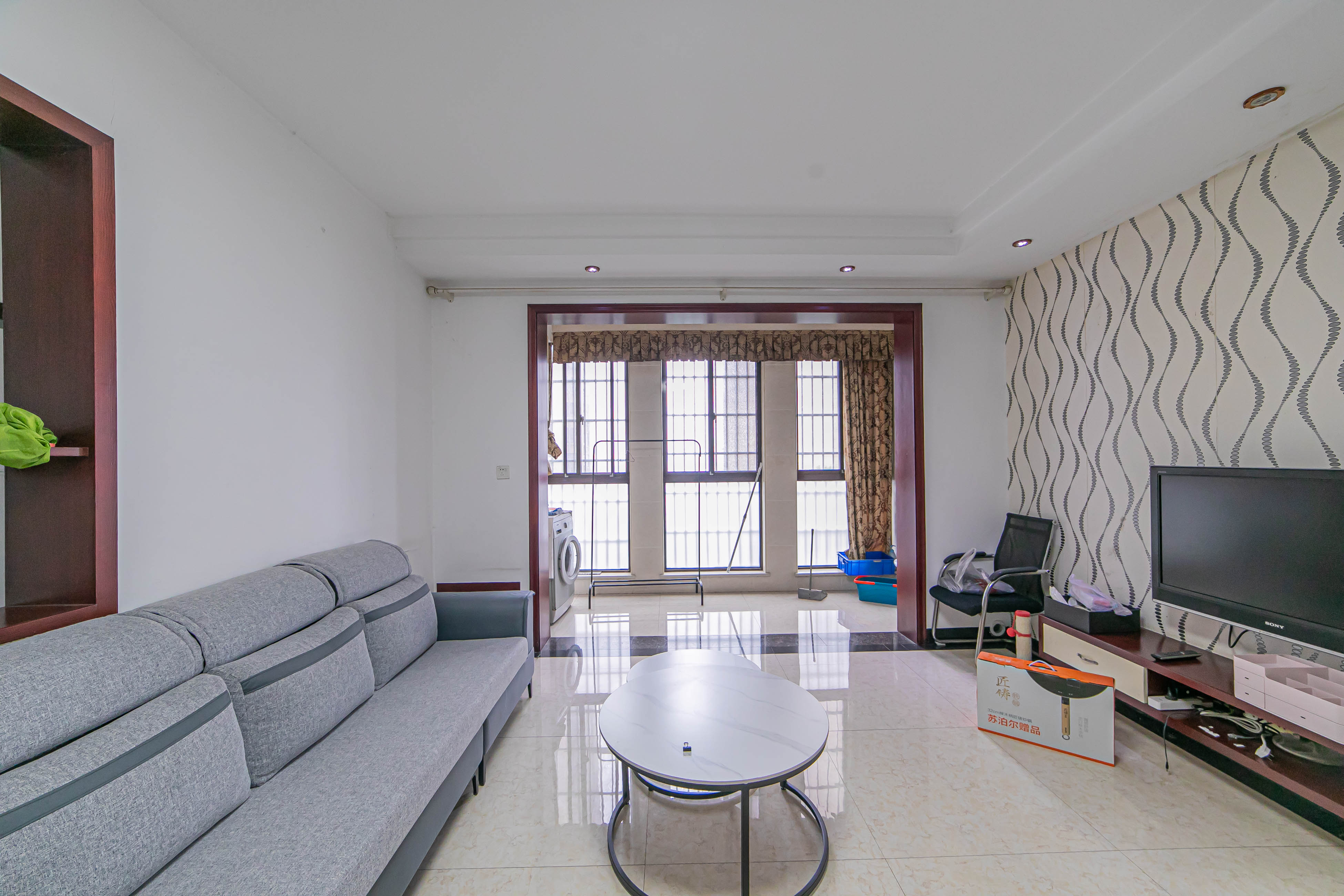 爱琴海岸 4室2厅2卫 107.8万 爱琴海岸 4室2厅2卫 107.8万客厅