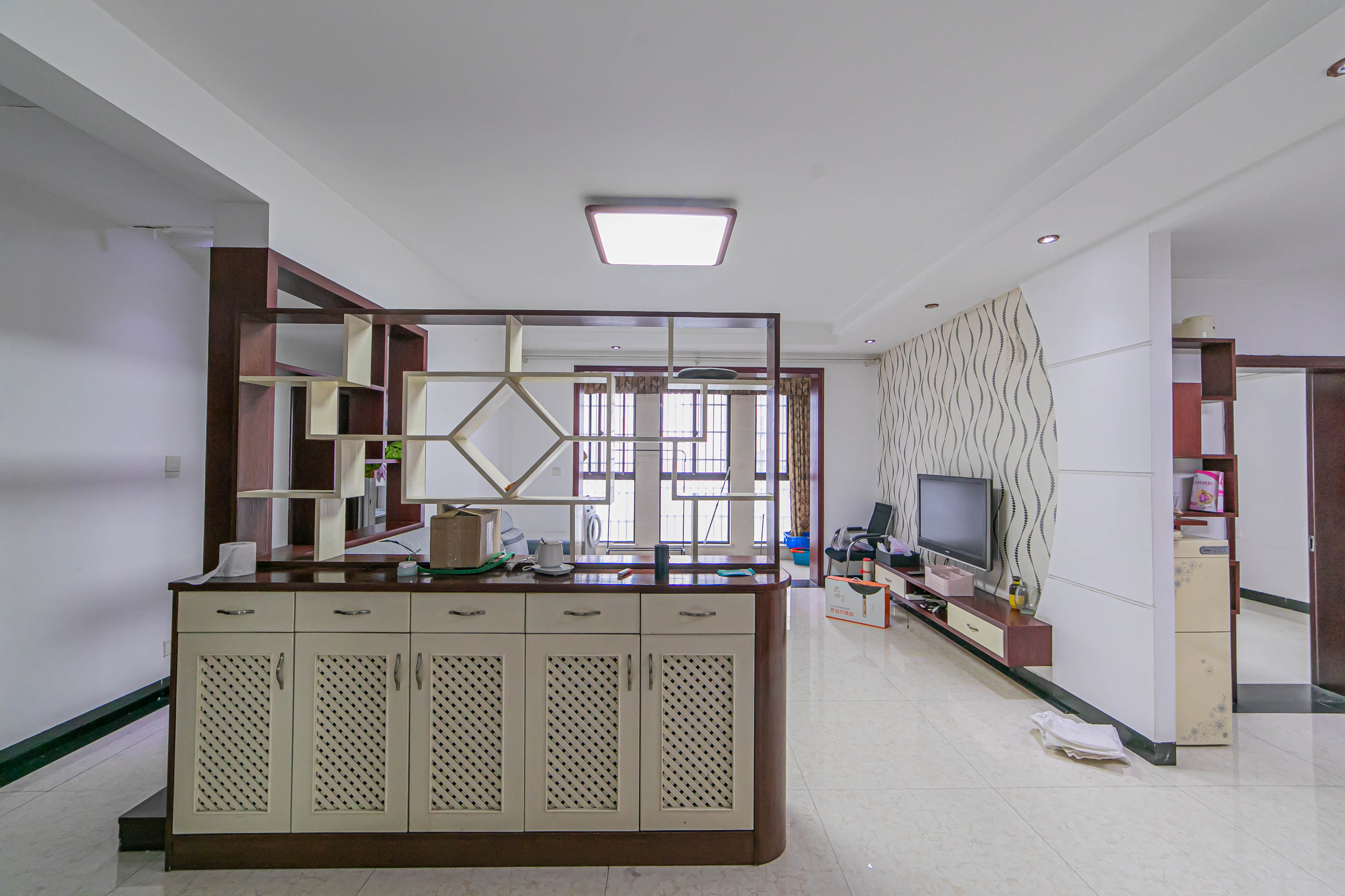 爱琴海岸 4室2厅2卫 107.8万 爱琴海岸 4室2厅2卫 107.8万客厅