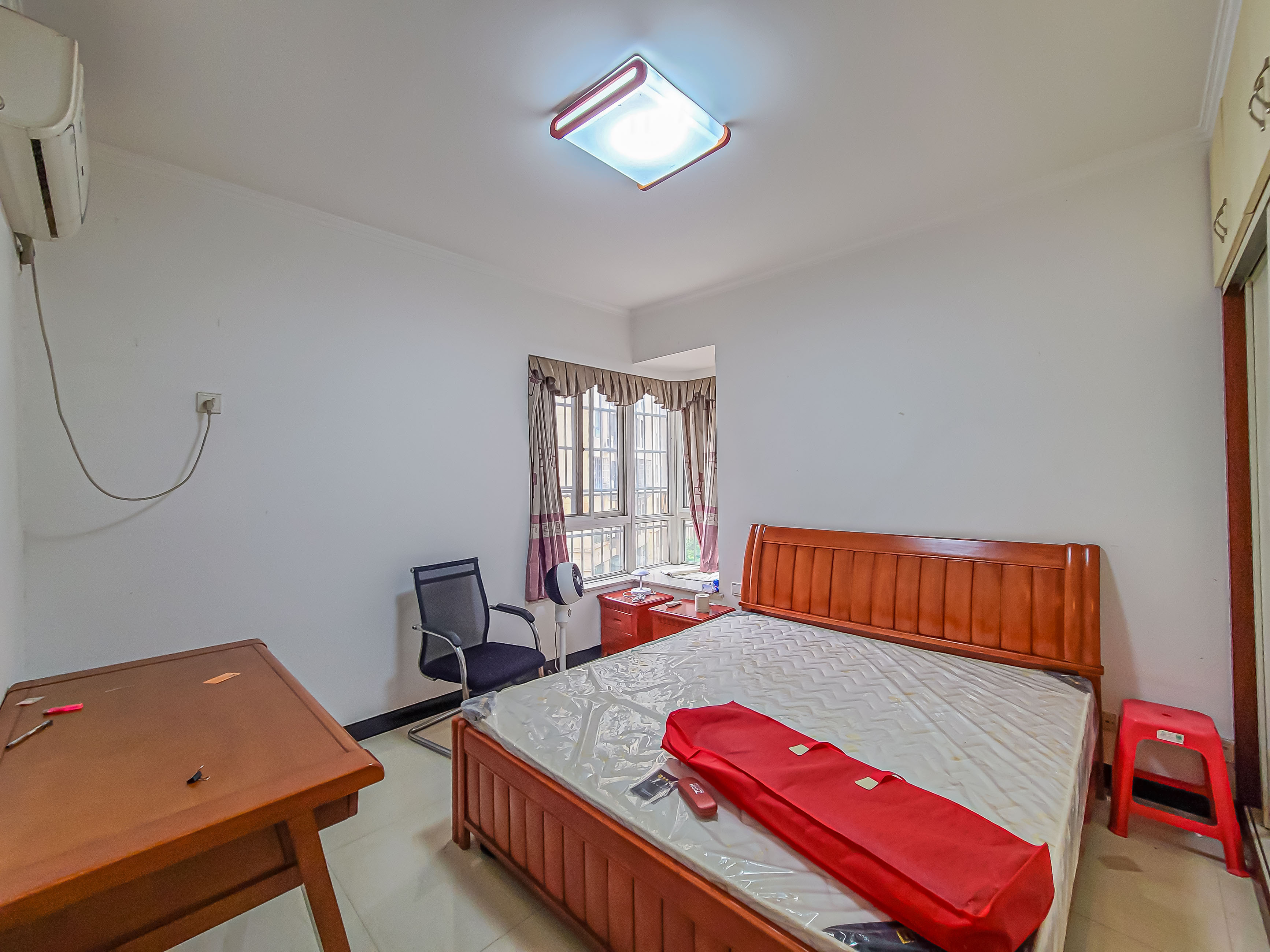 爱琴海岸 4室2厅2卫 107.8万 爱琴海岸 4室2厅2卫 107.8万卧室