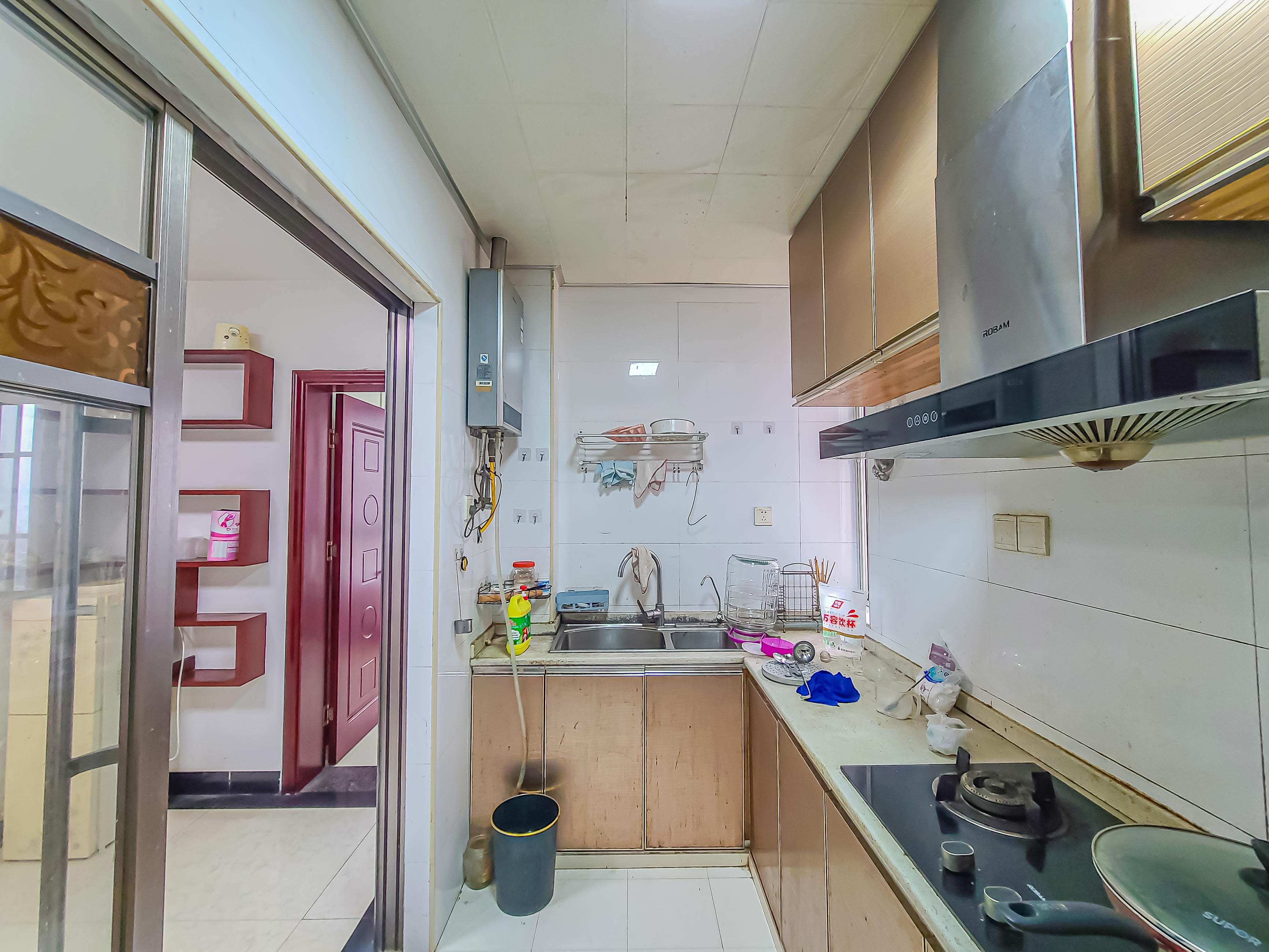 爱琴海岸 4室2厅2卫 107.8万 爱琴海岸 4室2厅2卫 107.8万厨房