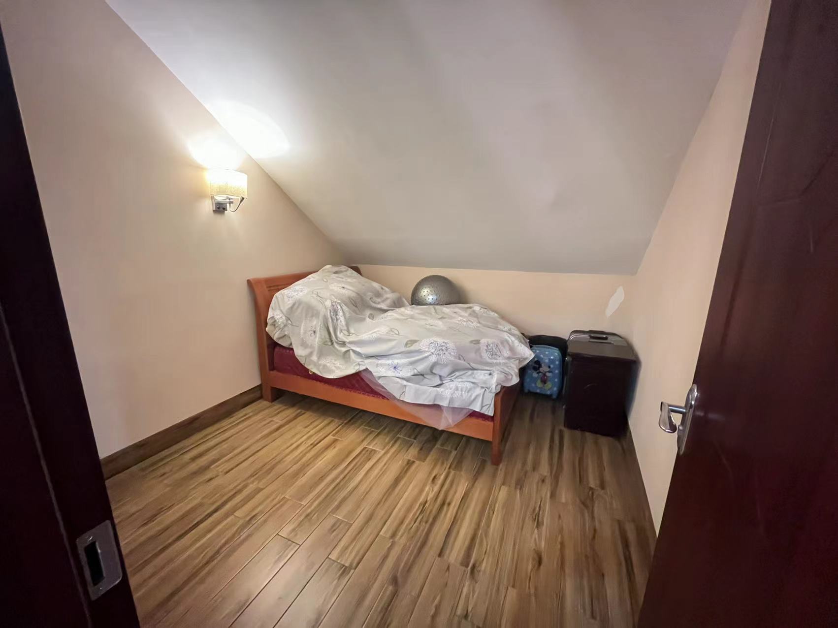 玫瑰名城橡树园 5室2厅2卫 113.00万 玫瑰名城橡树园 5室2厅2卫 113.00万室内图