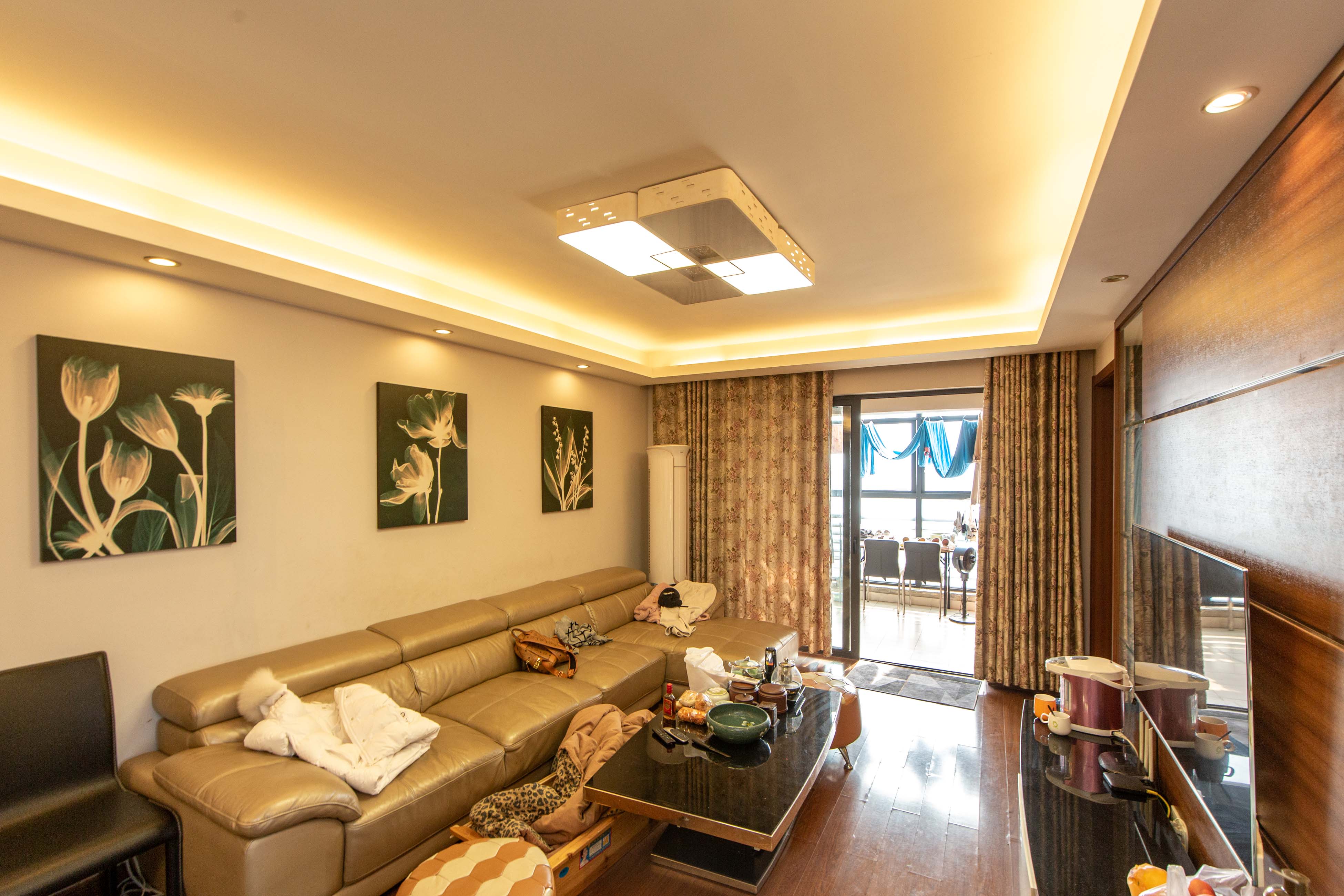 万科金域华府三四期  3室2厅1卫    88.0万 万科金域华府三四期  3室2厅1卫    88.0万客厅