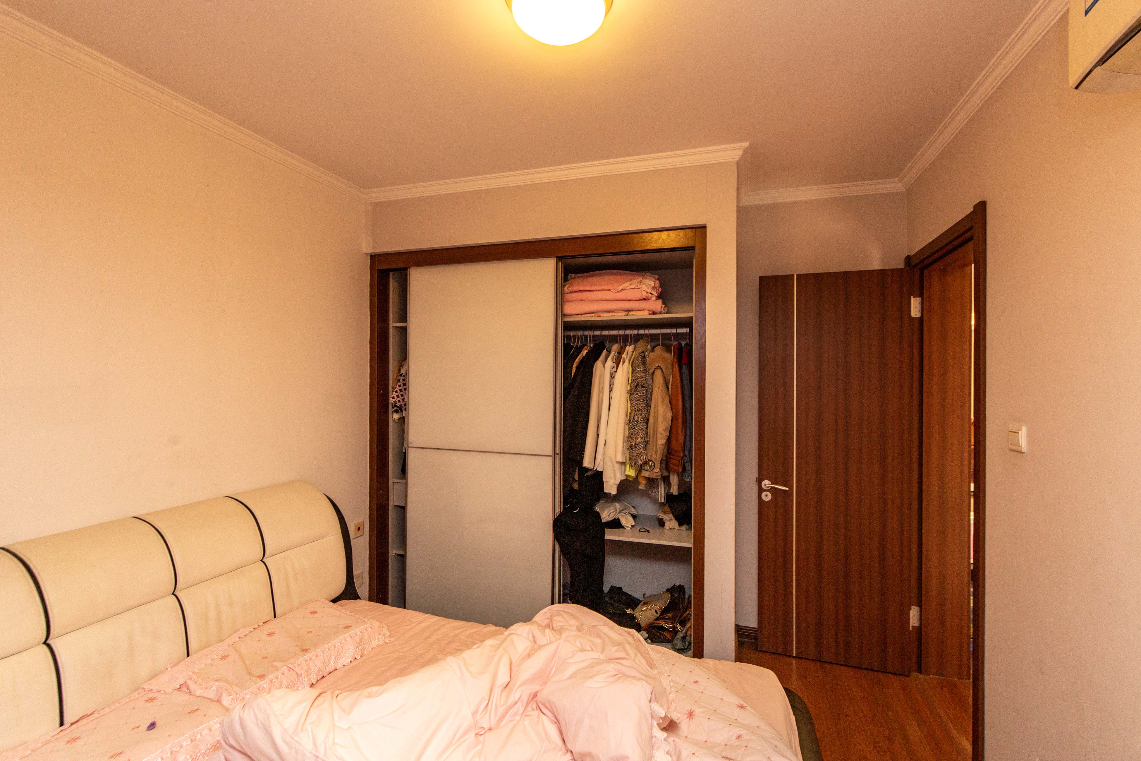 万科金域华府三四期  3室2厅1卫    88.0万 万科金域华府三四期  3室2厅1卫    88.0万卧室