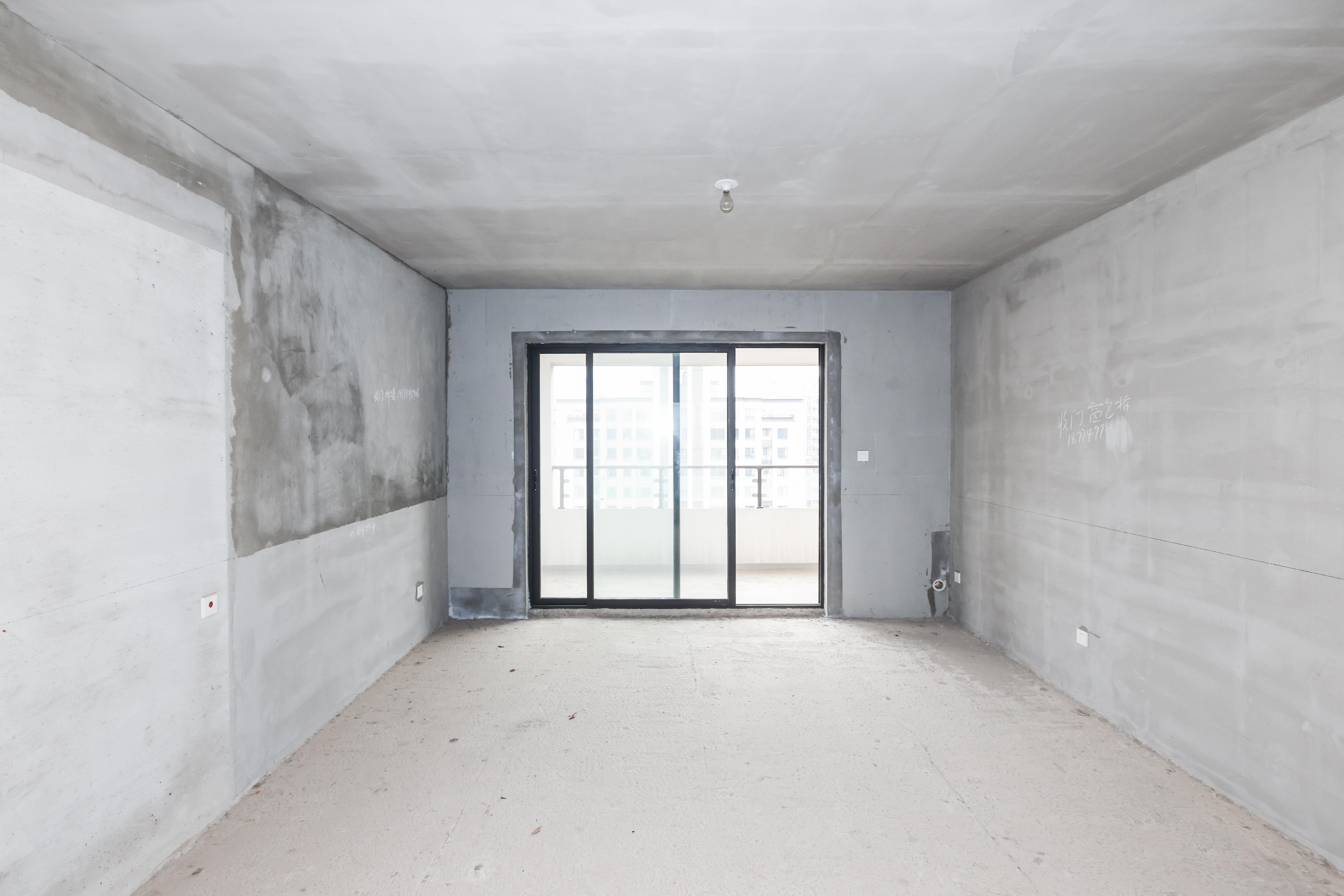 惠天然梅岭国际 4室2厅2卫 184.0万 惠天然梅岭国际 4室2厅2卫 184.0万客厅