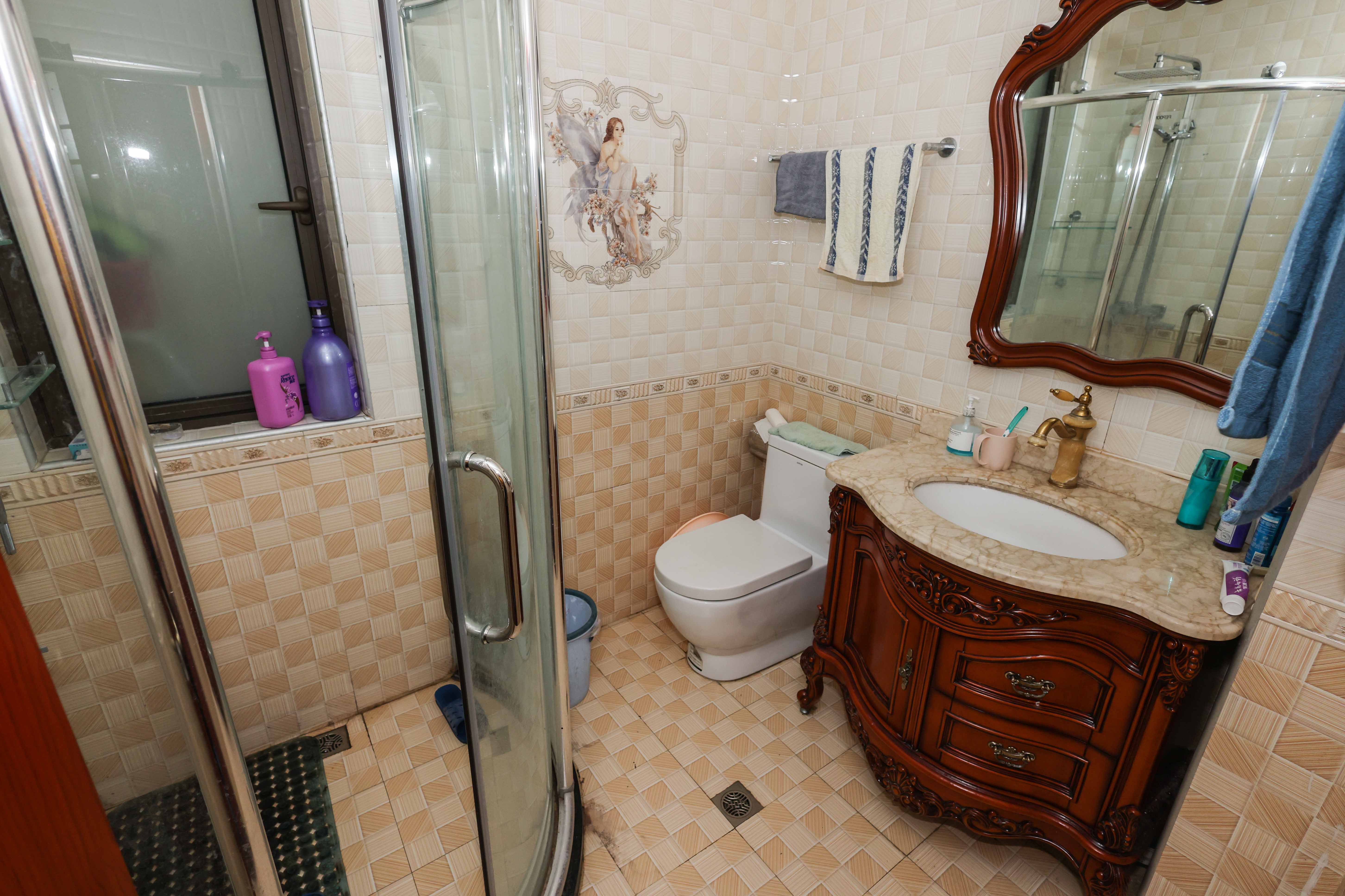 金茂梅溪湖 3室2厅2卫 208.00万 金茂梅溪湖 3室2厅2卫 208.00万卫生间