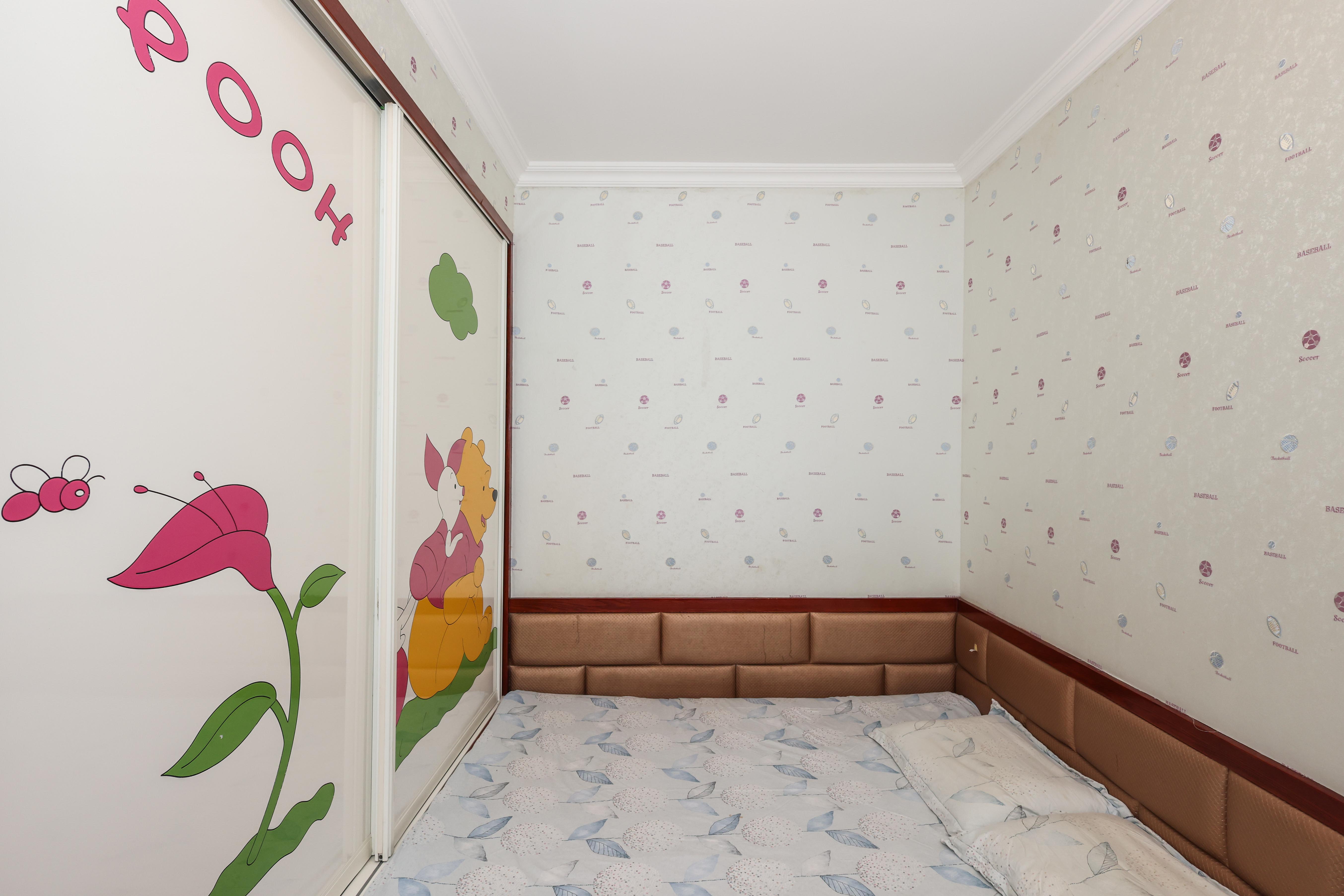 金茂梅溪湖  3室2厅2卫   208.00万卧室