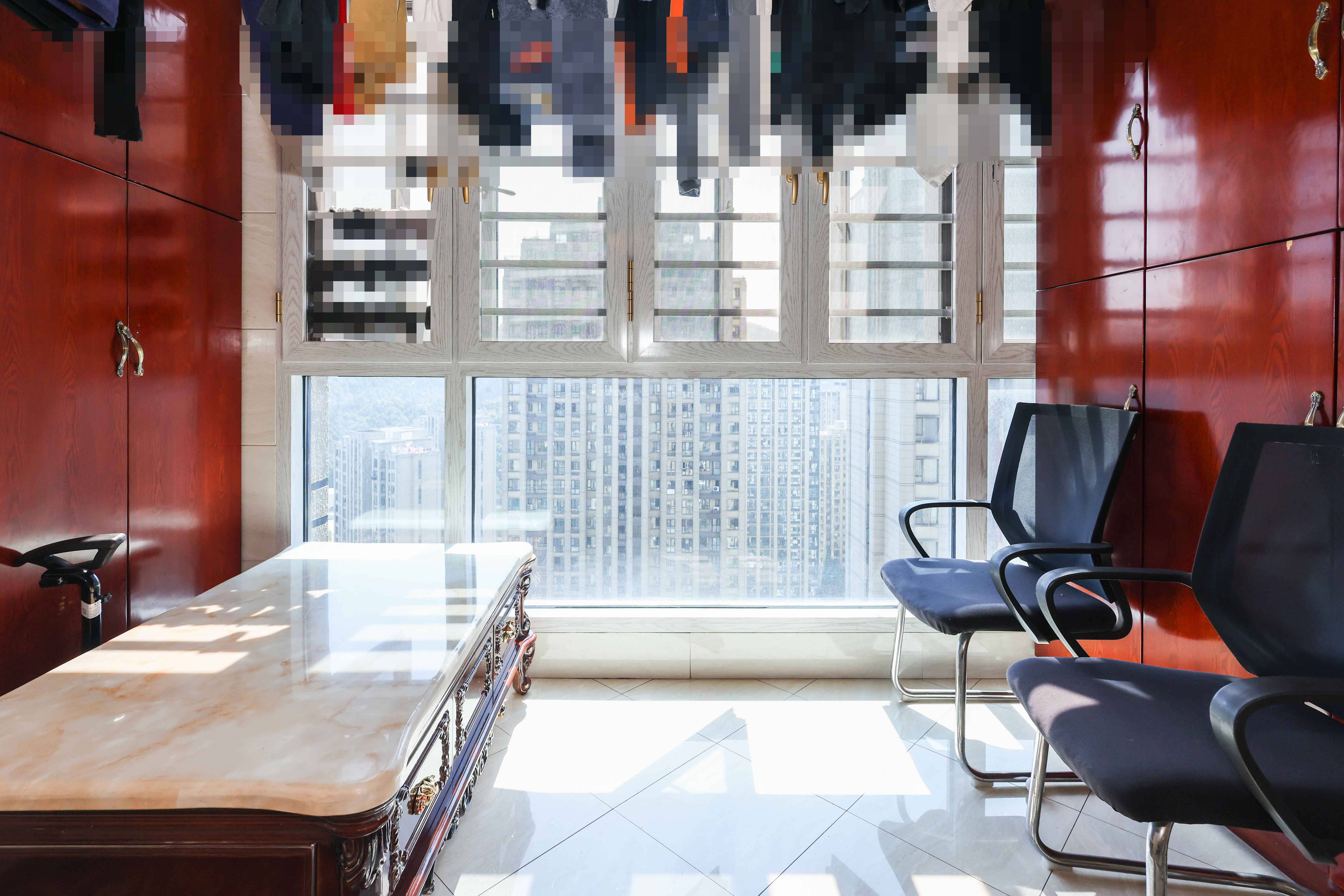 金茂梅溪湖 3室2厅2卫 208.00万 金茂梅溪湖 3室2厅2卫 208.00万阳台