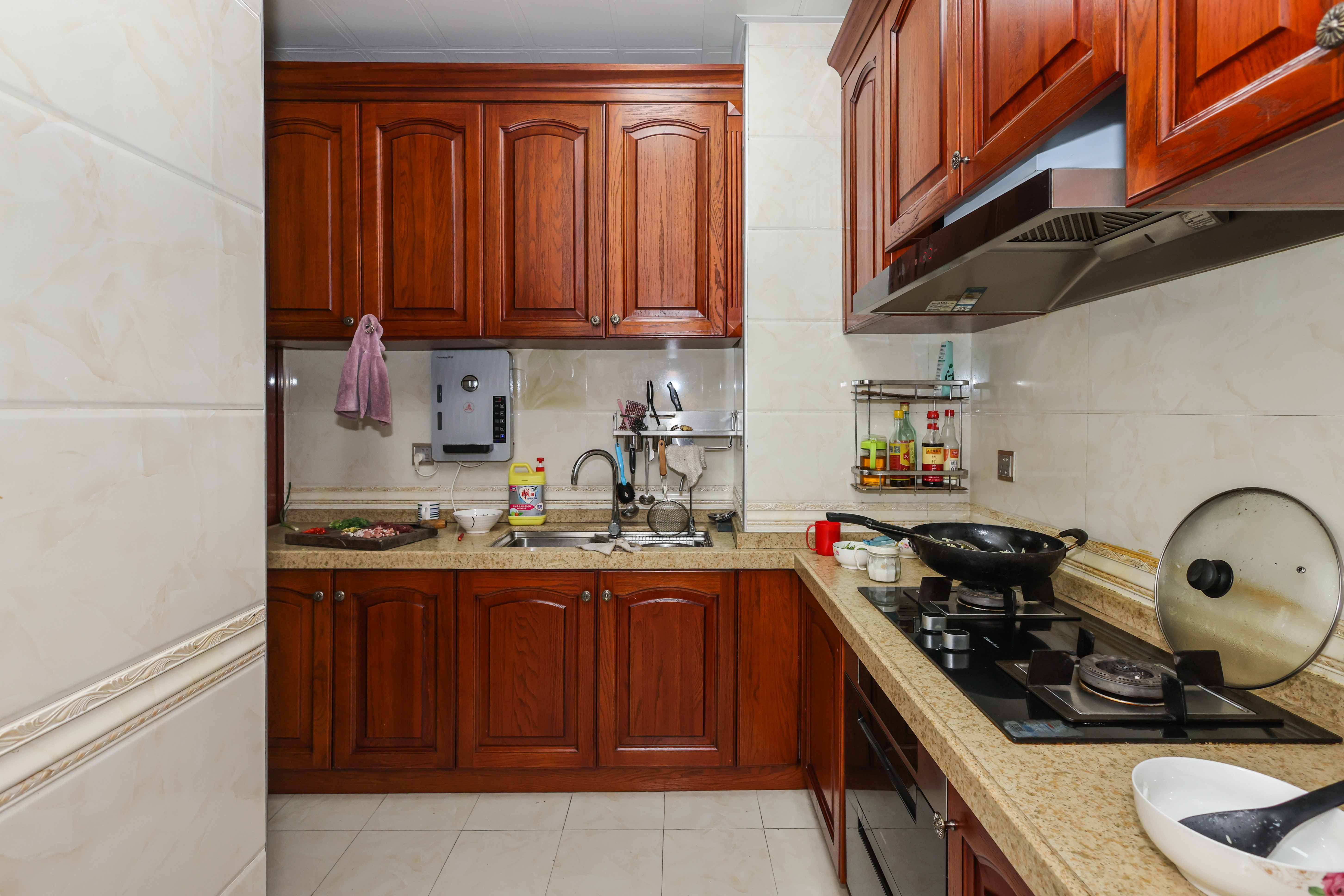 金茂梅溪湖 3室2厅2卫 208.00万 金茂梅溪湖 3室2厅2卫 208.00万厨房