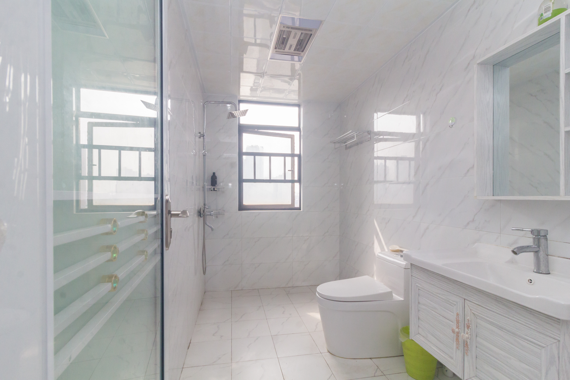 中国铁建国际城一期  4室2厅1卫    89.5万卫生间