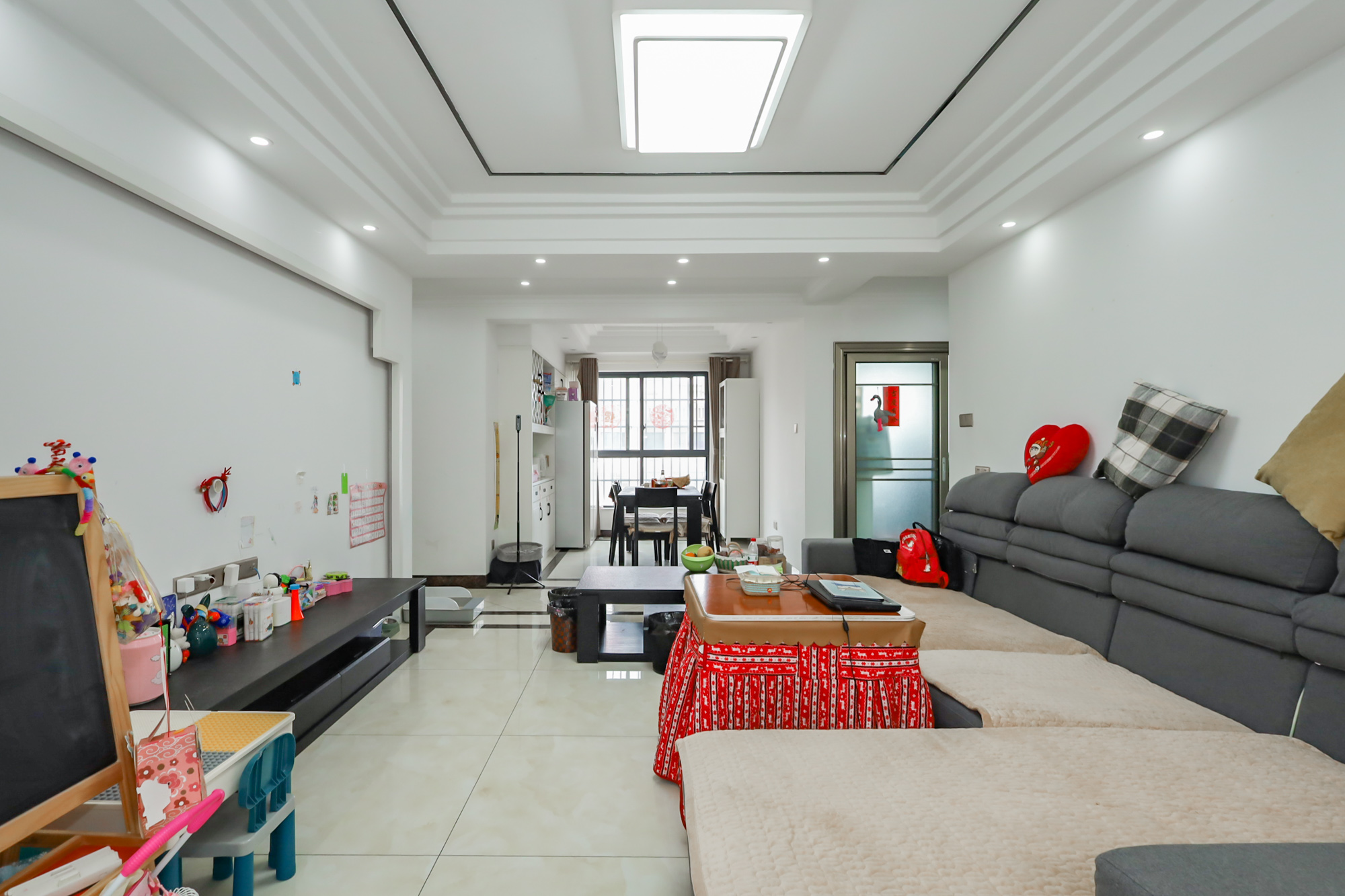 天麓尚层 4室2厅2卫 86.0万 天麓尚层 4室2厅2卫 86.0万客厅