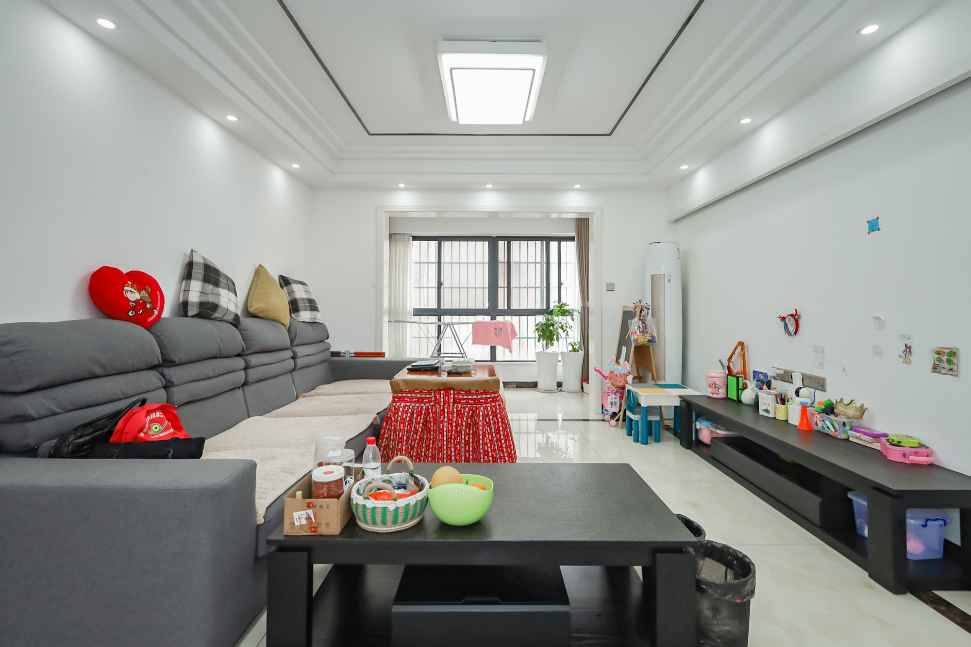 天麓尚层 4室2厅2卫 86.0万 天麓尚层 4室2厅2卫 86.0万客厅