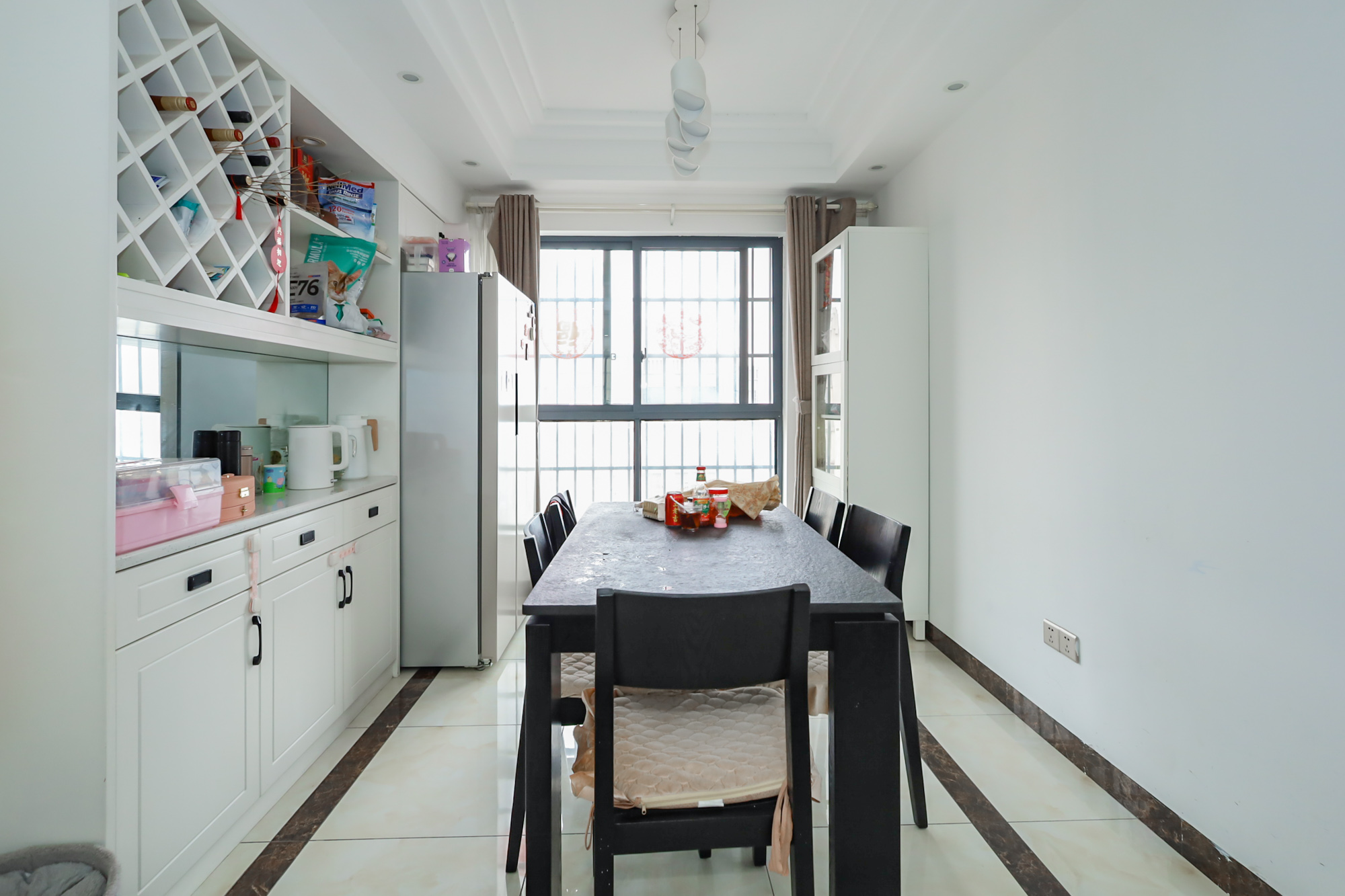 天麓尚层 4室2厅2卫 86.0万 天麓尚层 4室2厅2卫 86.0万客厅