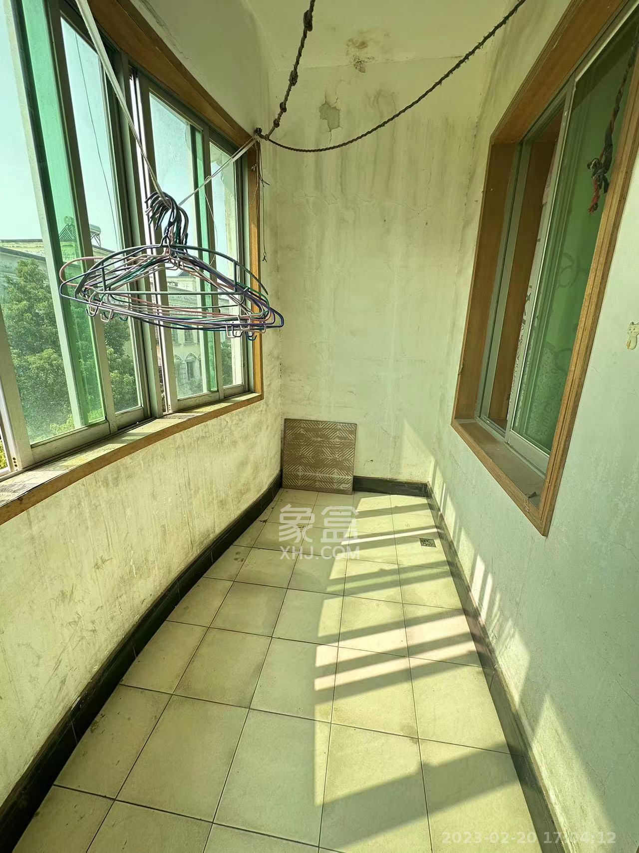 中南汽车世界  2室2厅1卫   1100.00元/月室内图