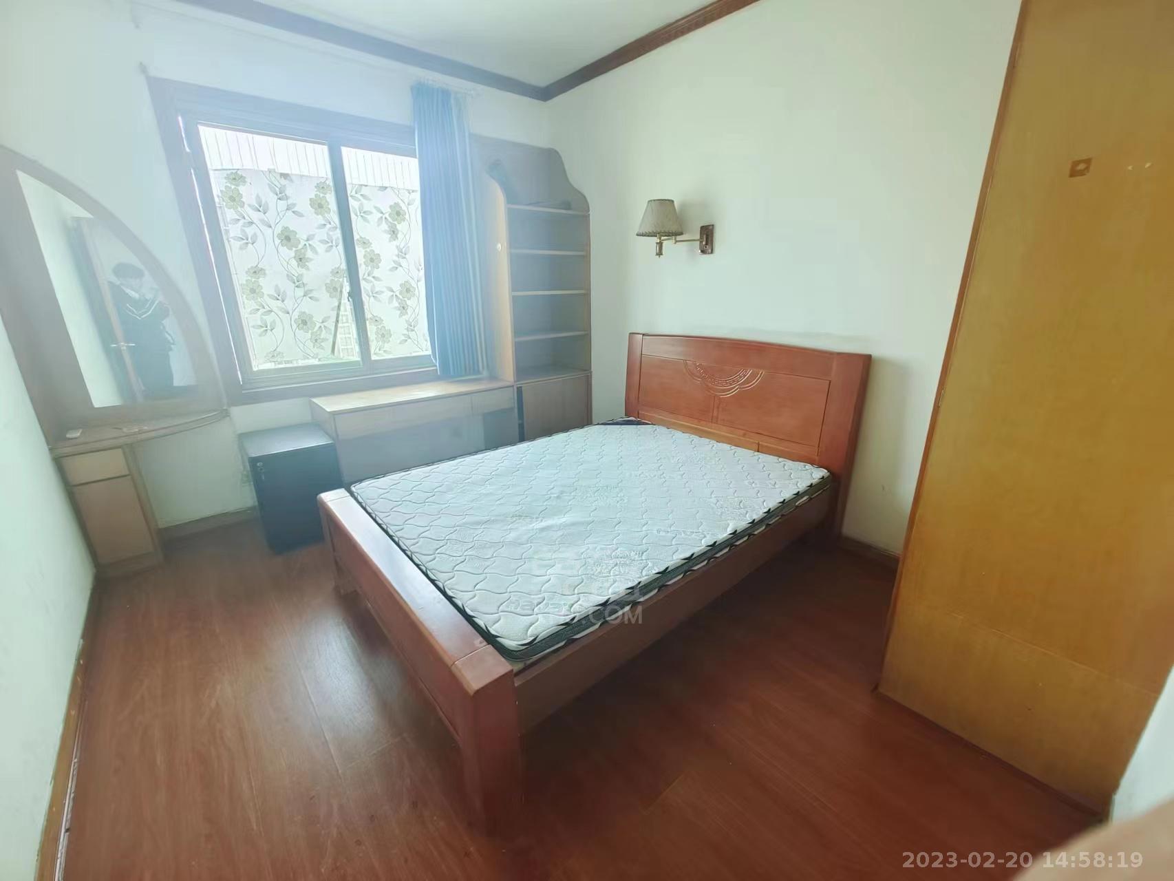嵩山办事处  4室2厅2卫   1800.00元/月室内图