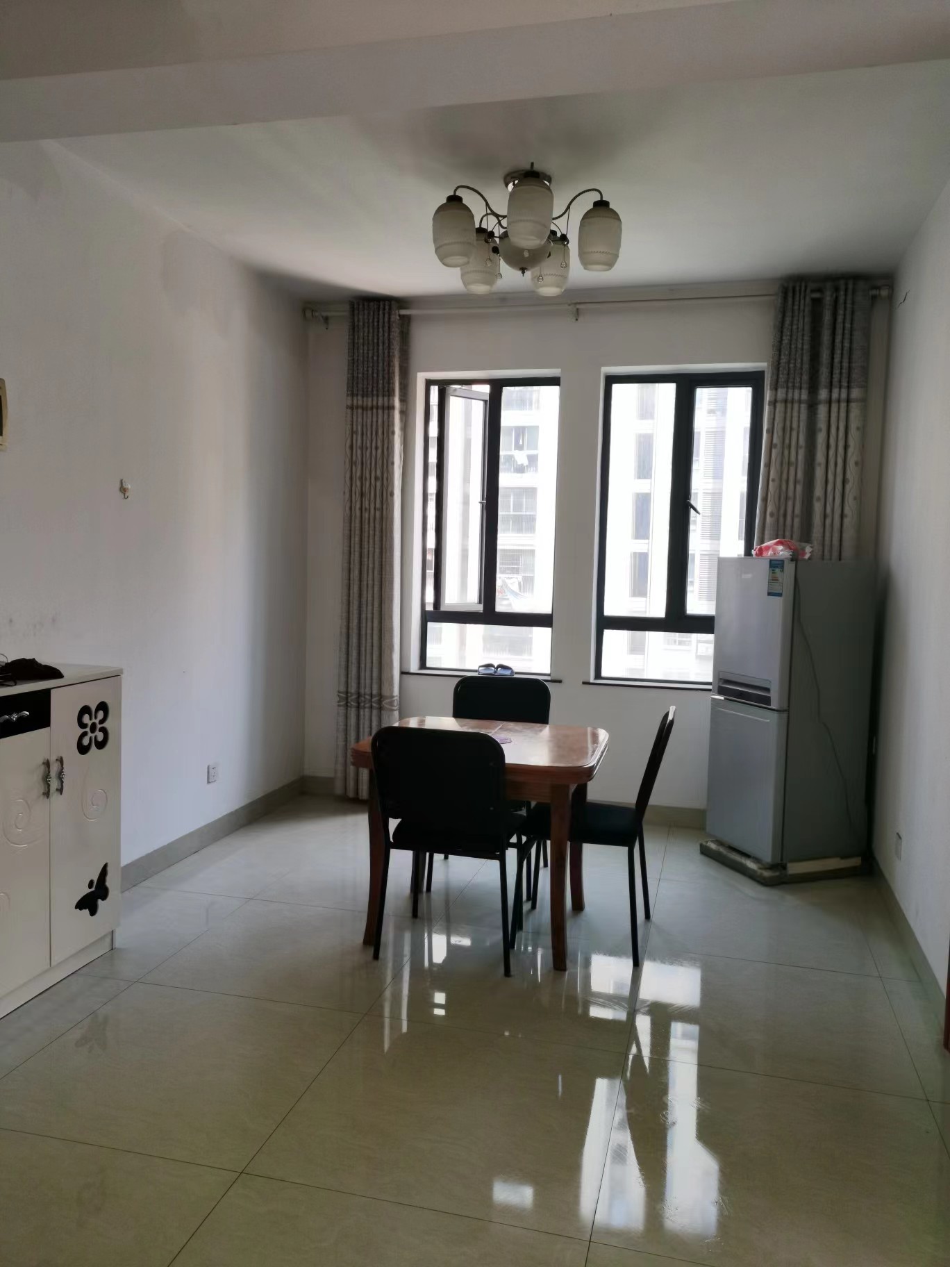 泰山公馆 3室2厅2卫 69.8万 泰山公馆 3室2厅2卫 69.8万室内图