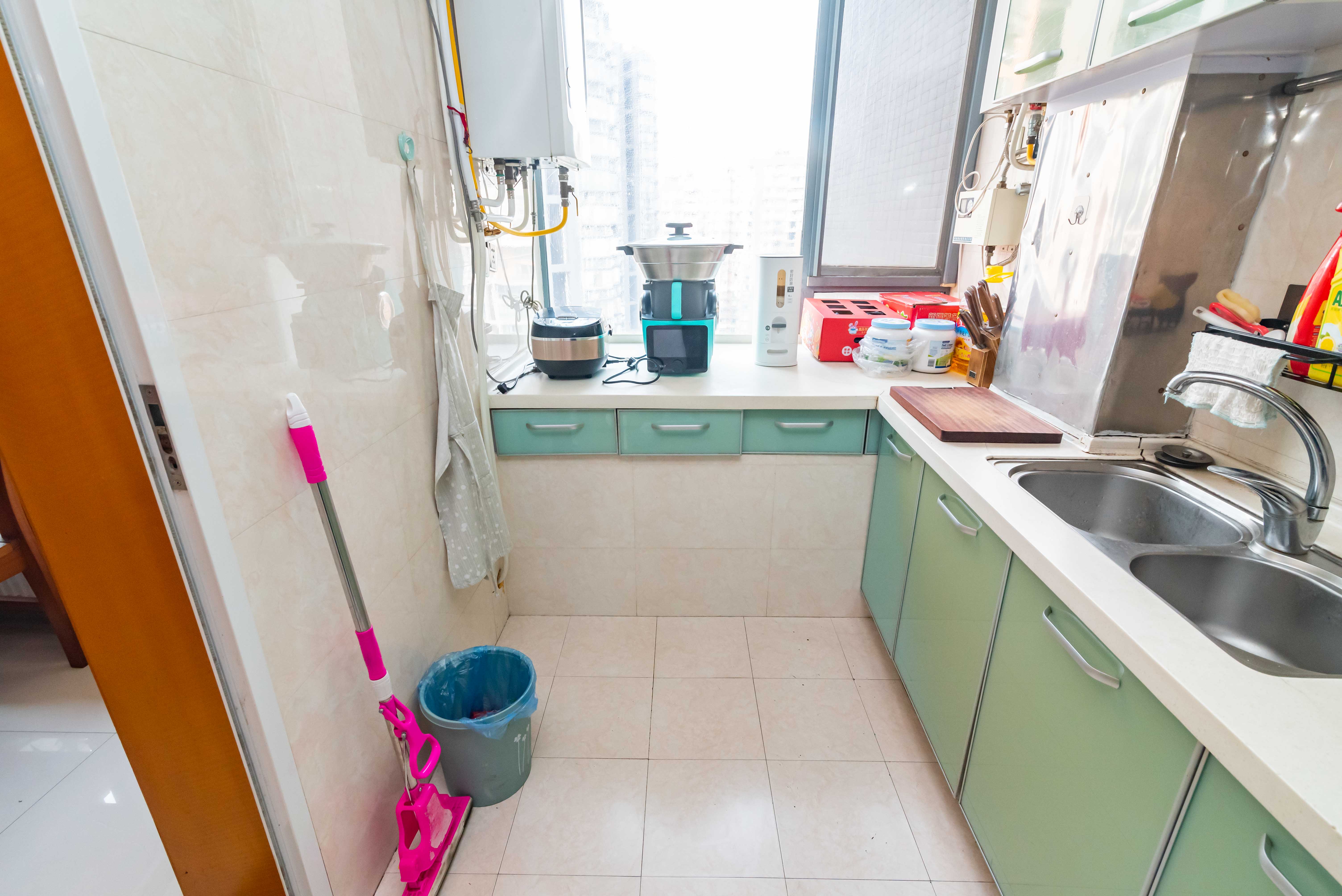 滨江君悦香邸  3室2厅2卫    158.0万厨房