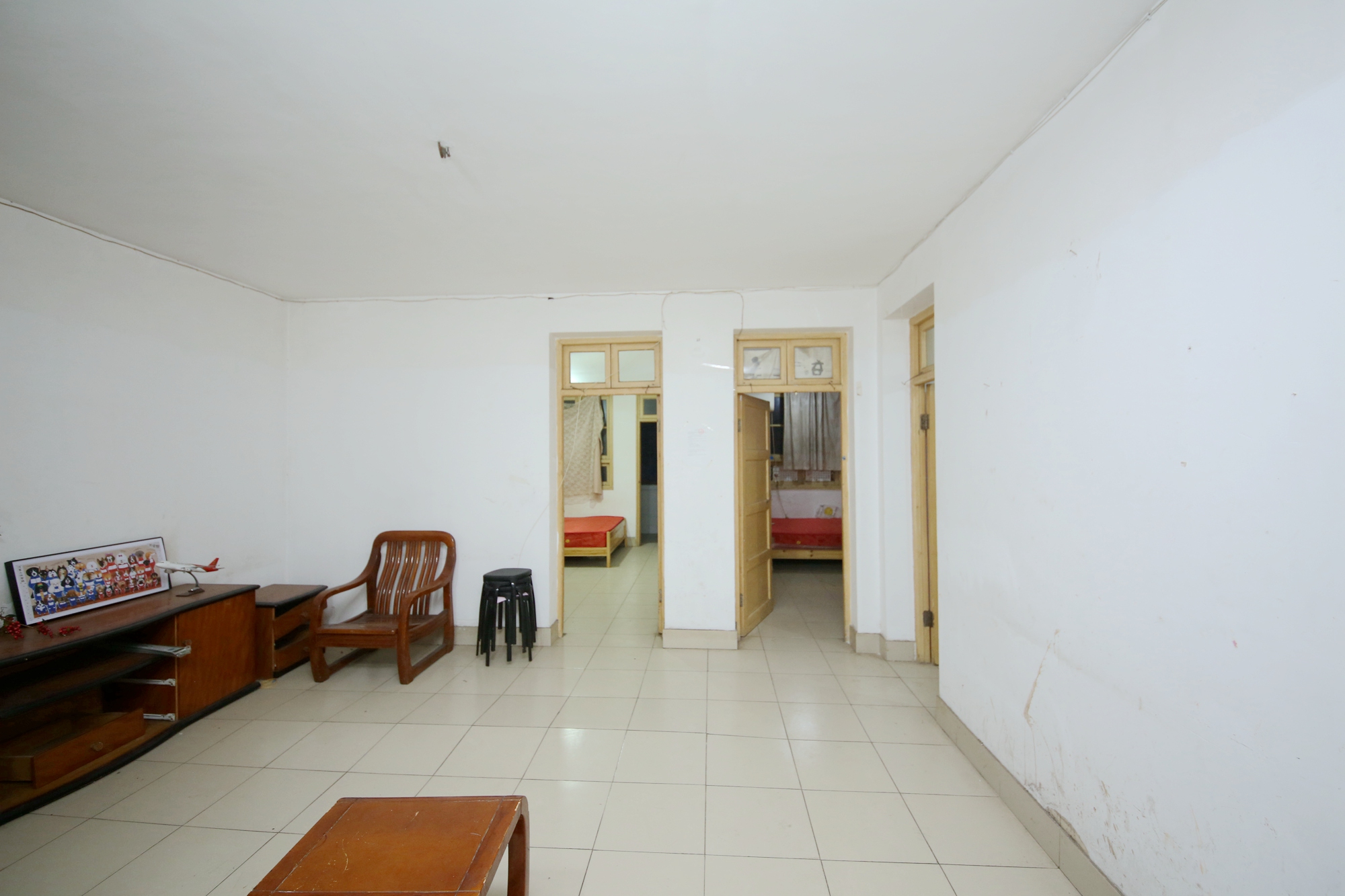 成达花园  3室2厅1卫    40.8万客厅