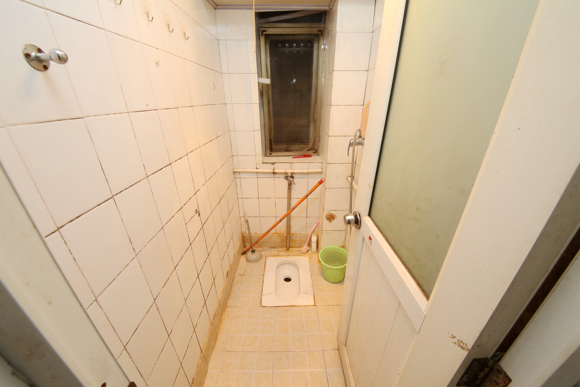 成达花园  3室2厅1卫    40.8万卫生间